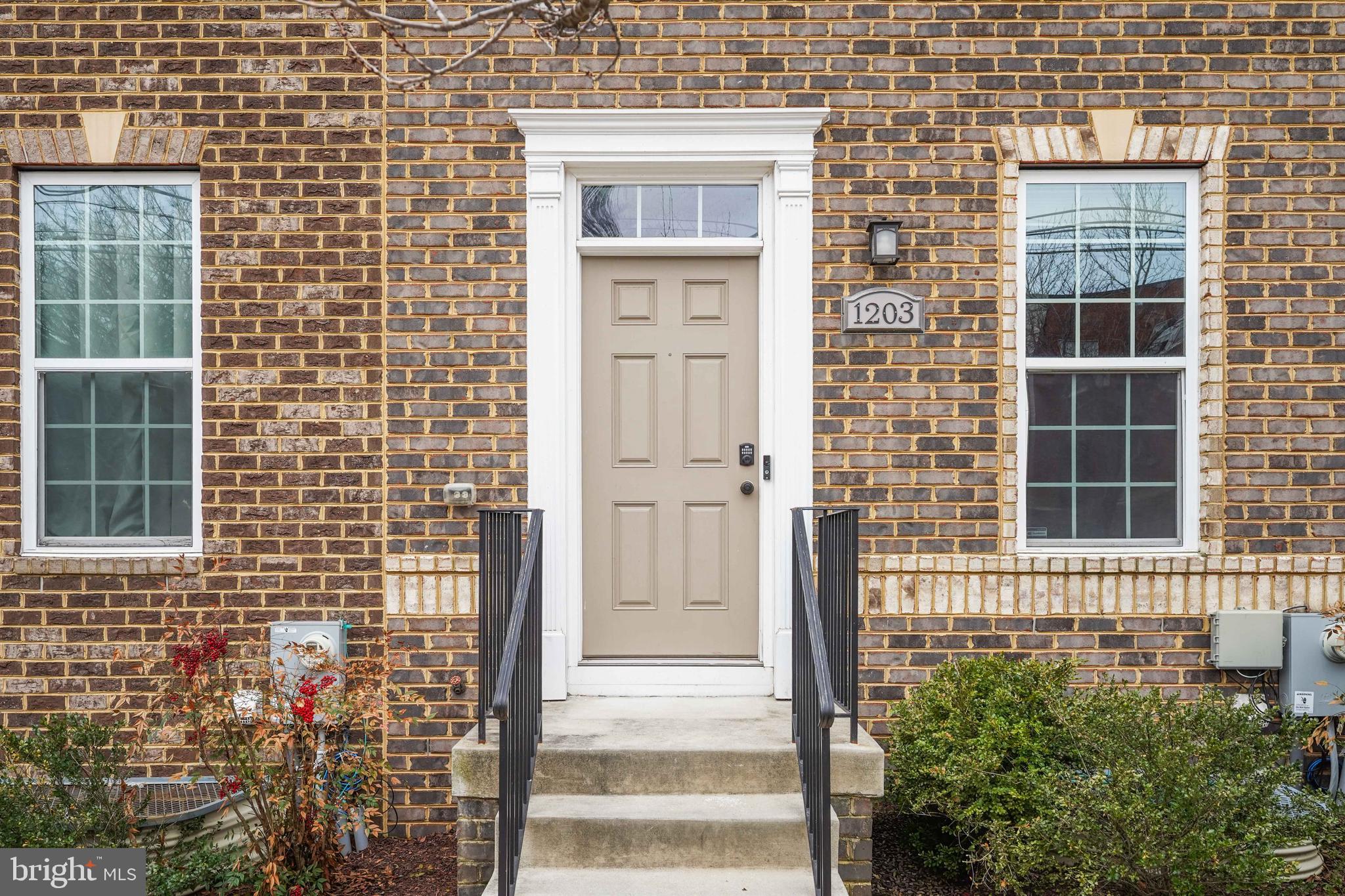 1203 TRENTON PLACE SE