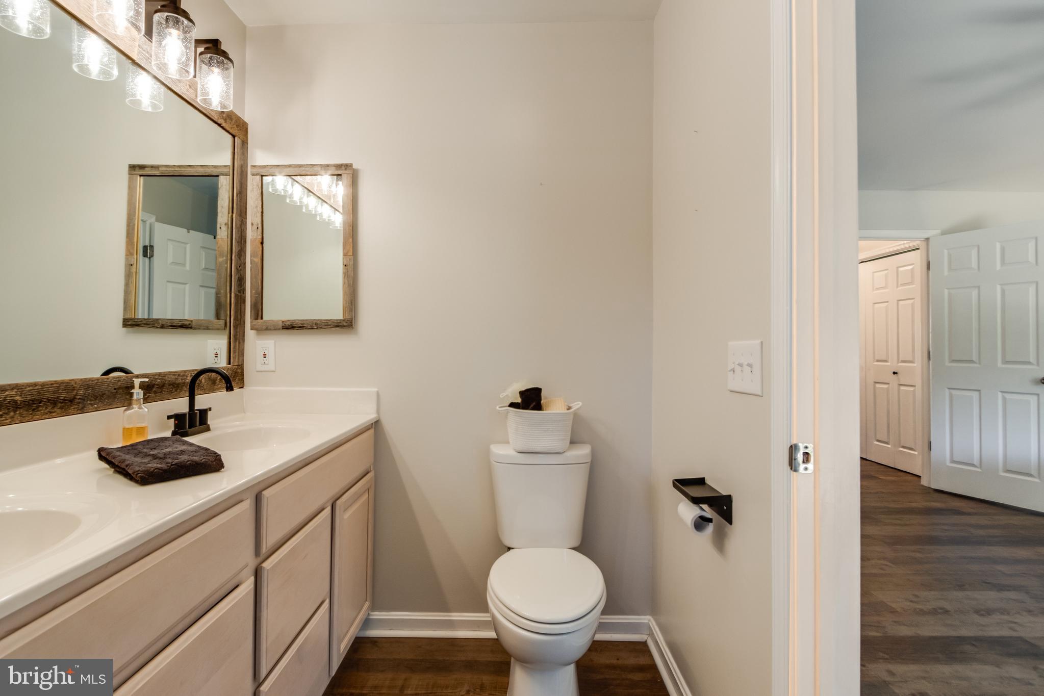 FAIRWAY VILLAS - Residential