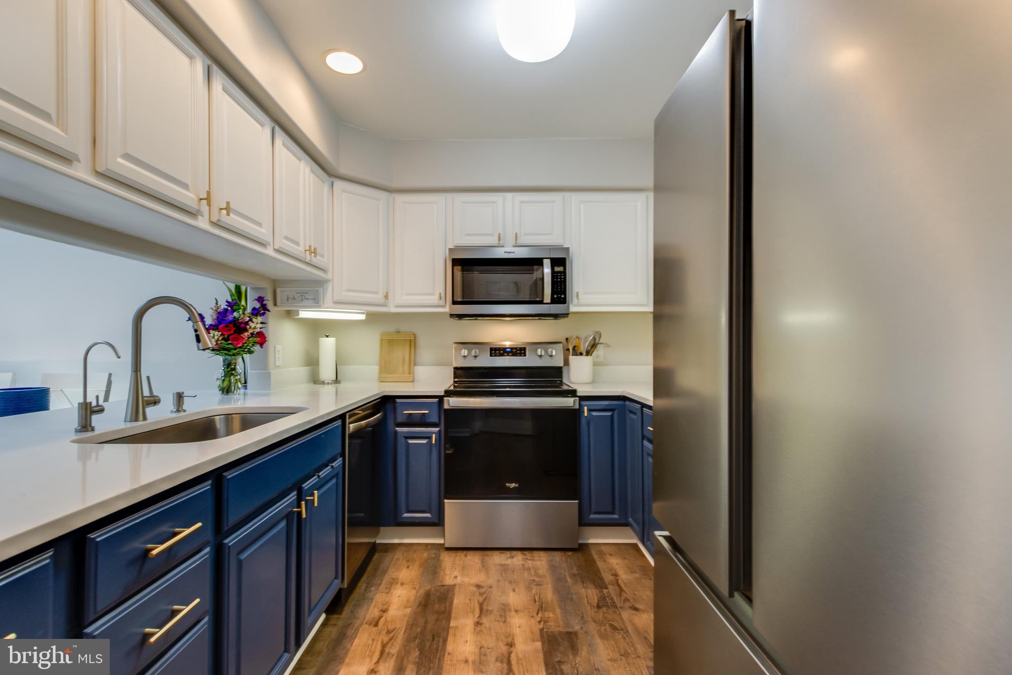 FAIRWAY VILLAS - Residential