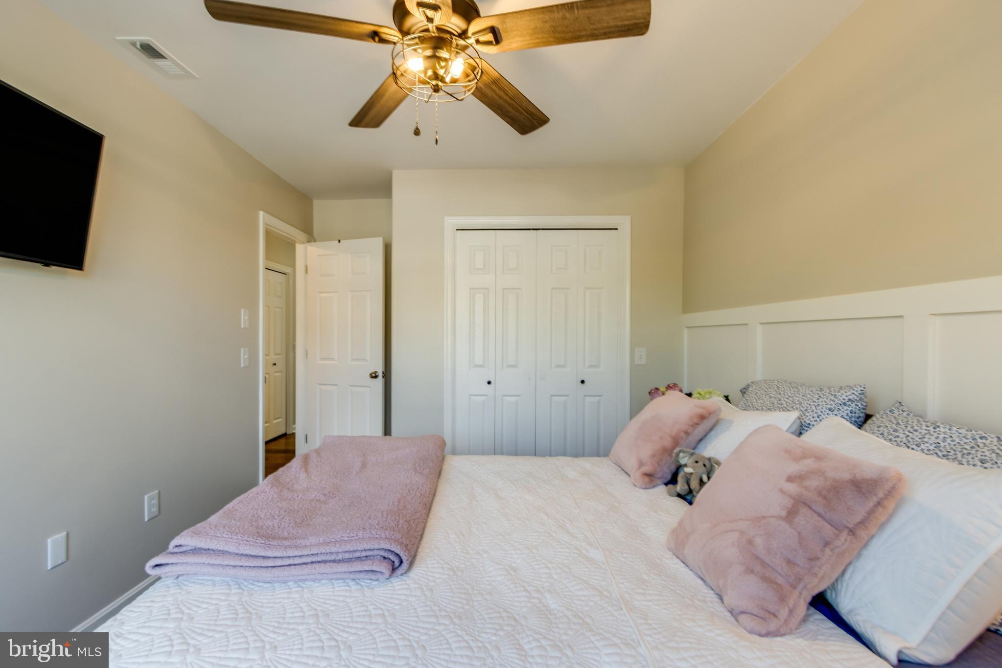 FAIRWAY VILLAS - Residential