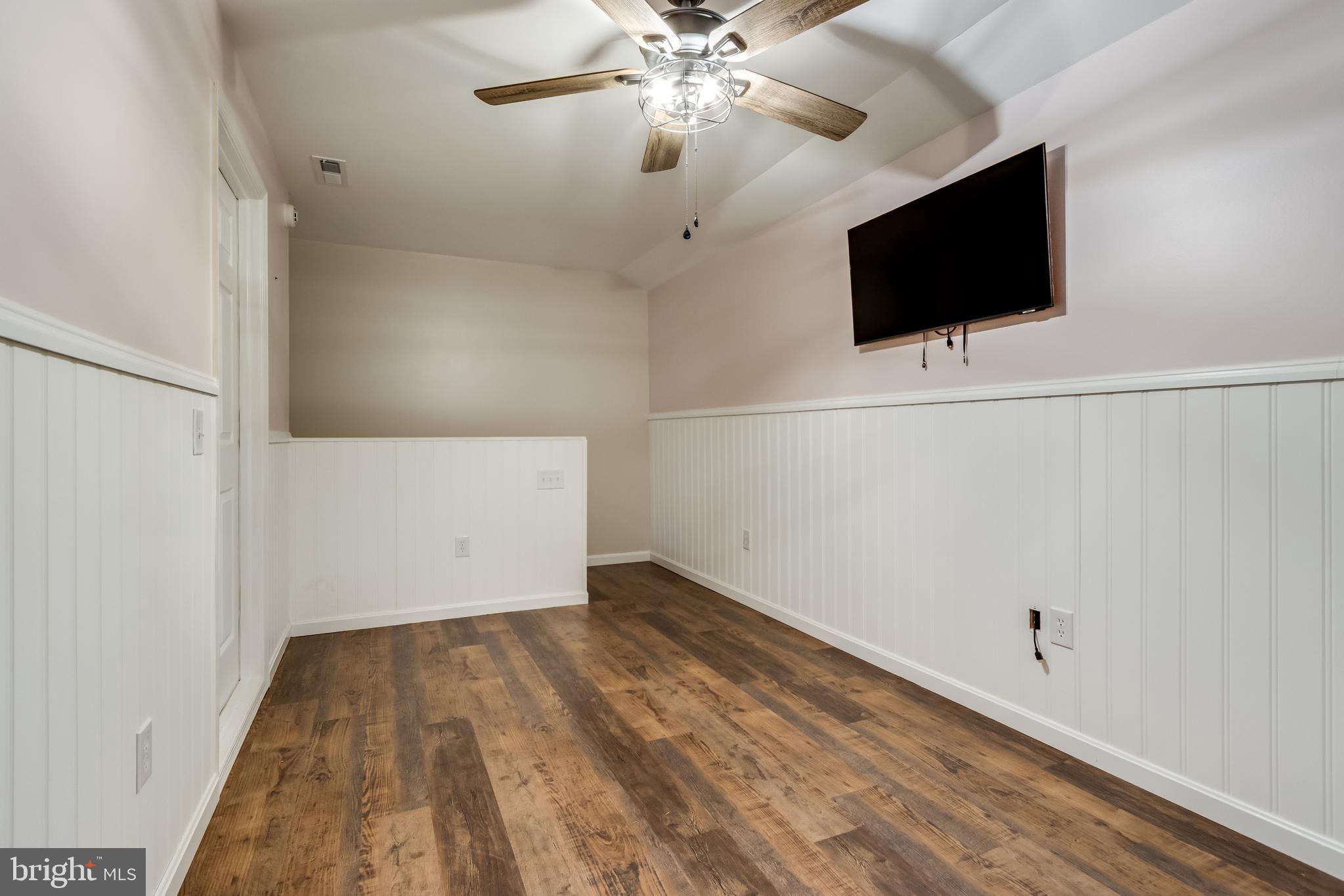 FAIRWAY VILLAS - Residential