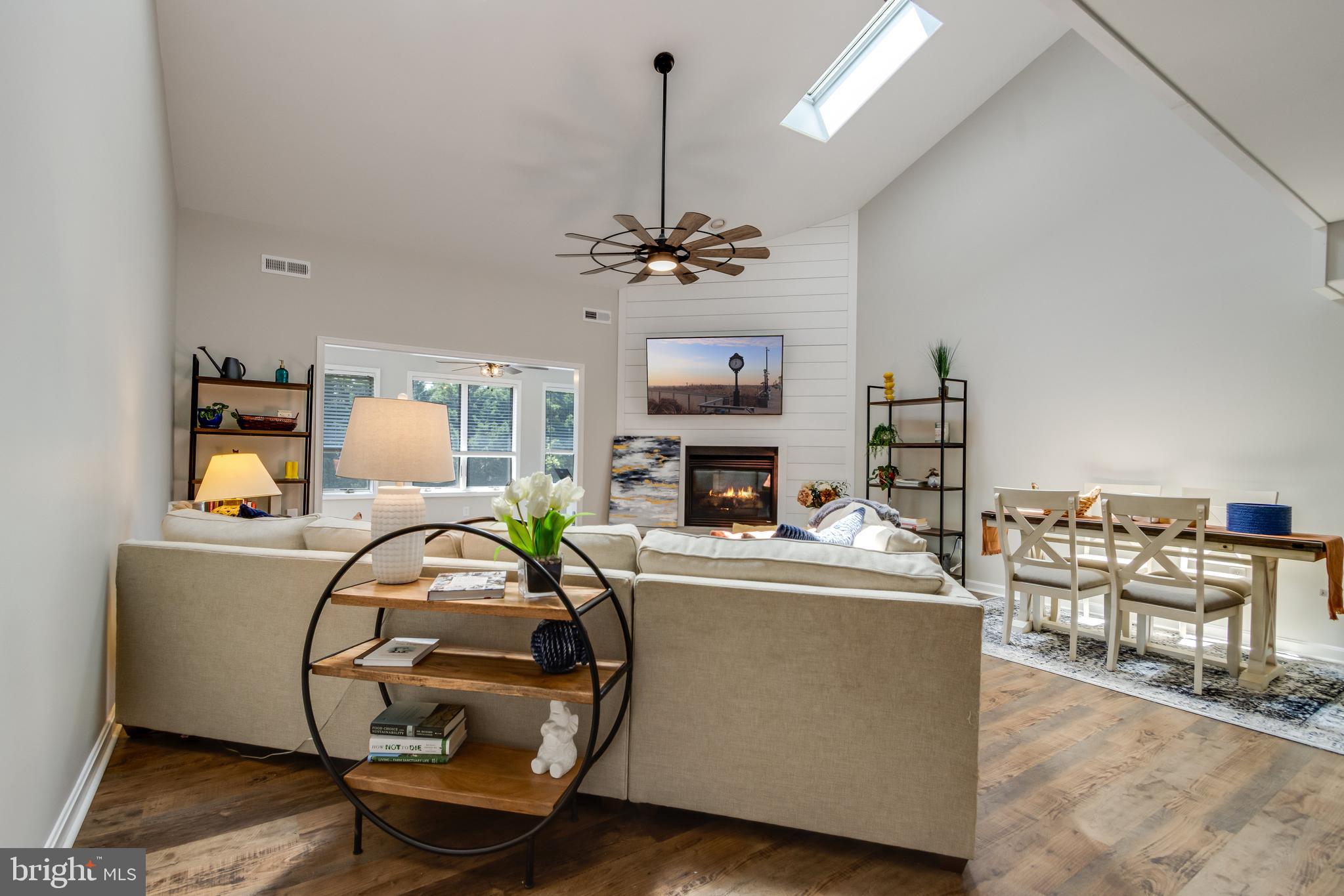 FAIRWAY VILLAS - Residential