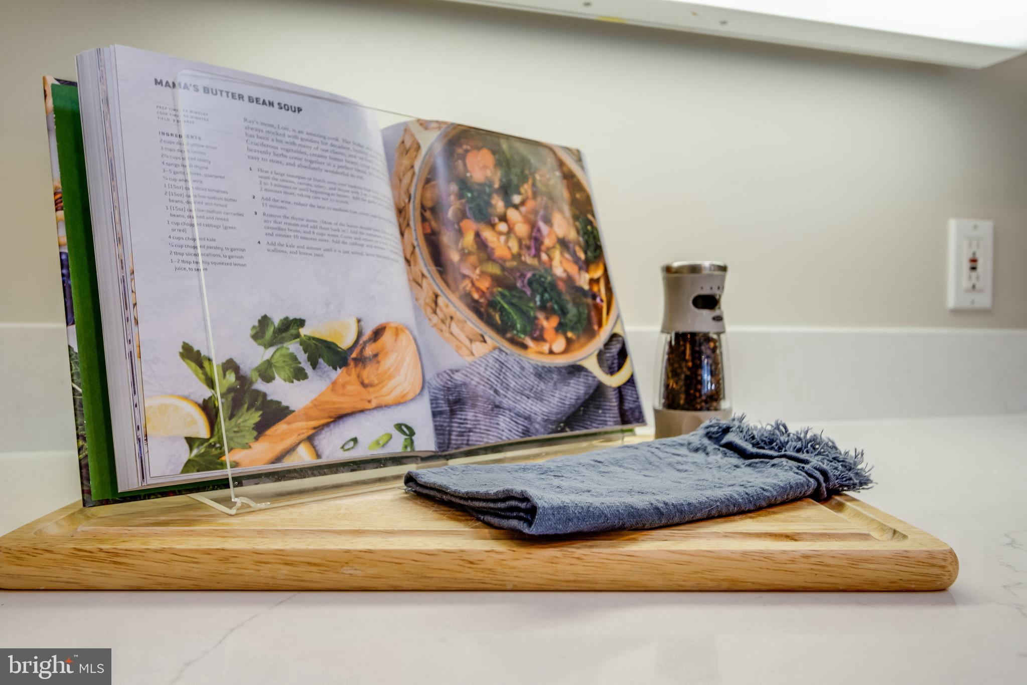 FAIRWAY VILLAS - Residential