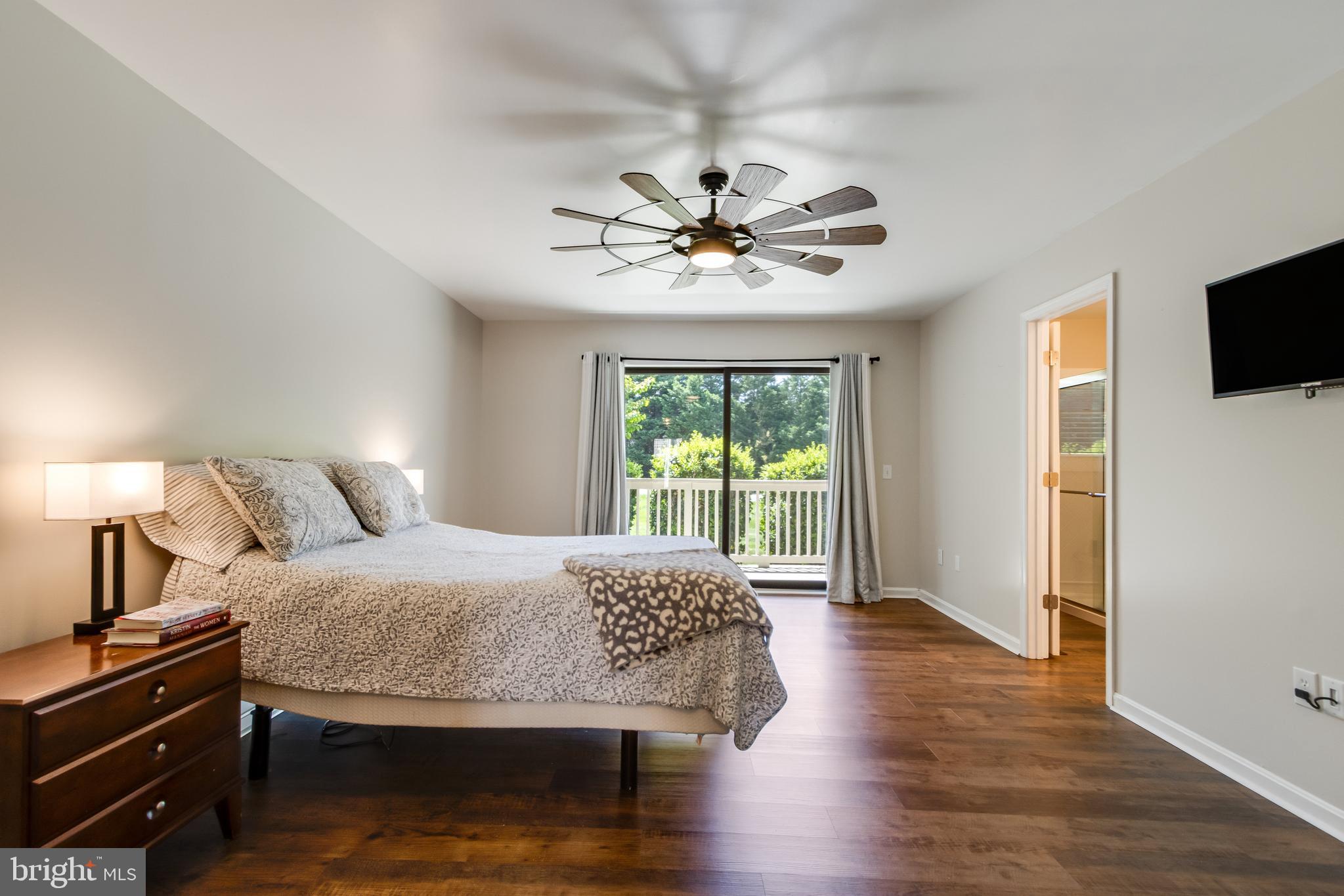 FAIRWAY VILLAS - Residential