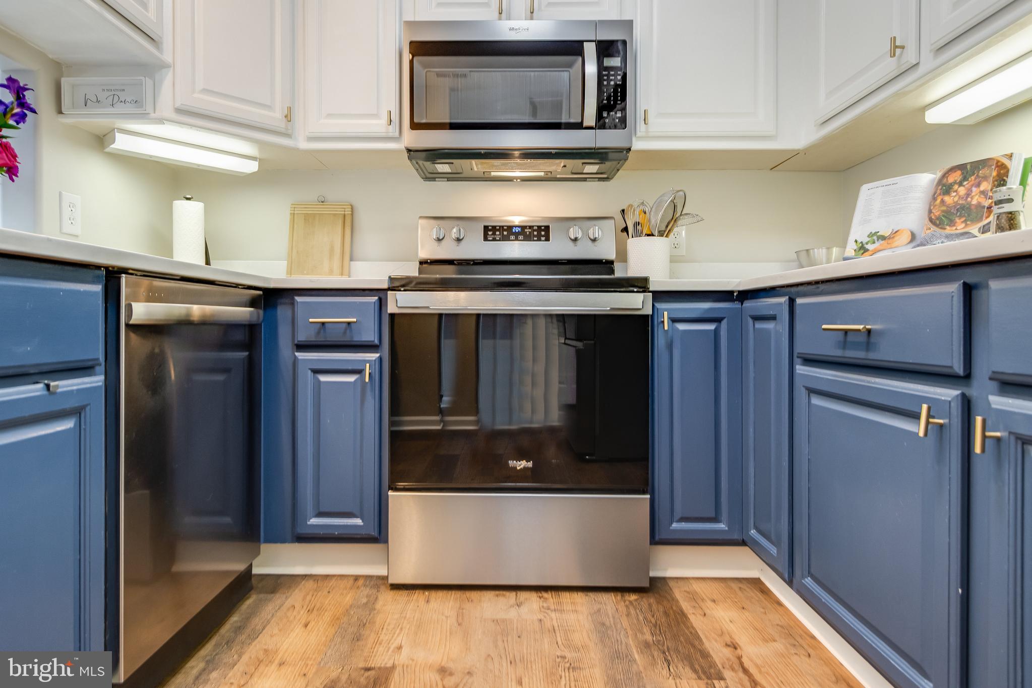 FAIRWAY VILLAS - Residential