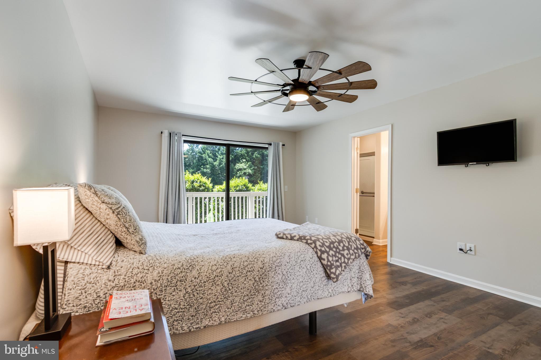 FAIRWAY VILLAS - Residential