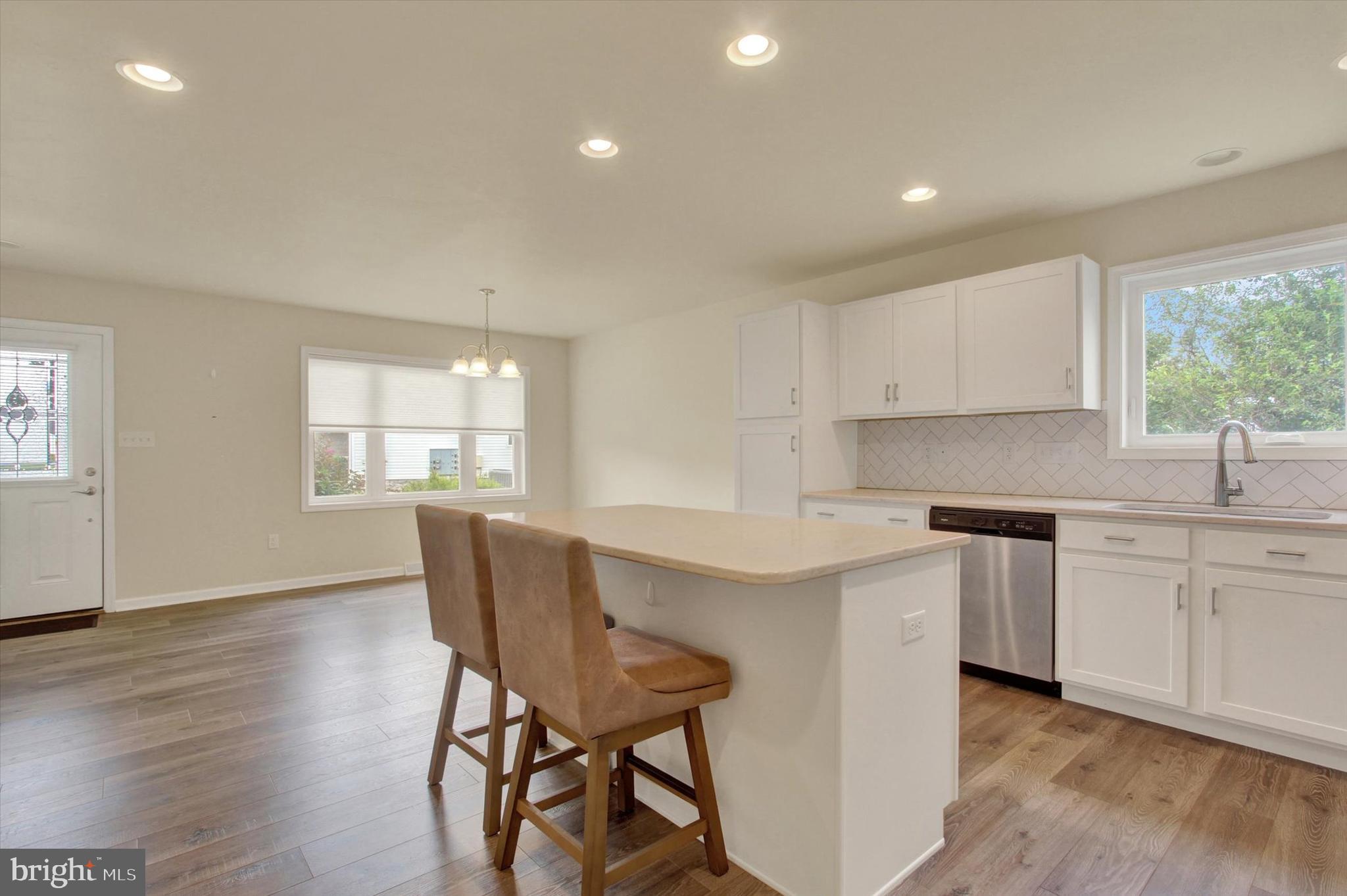 4872 ORCHID WAY