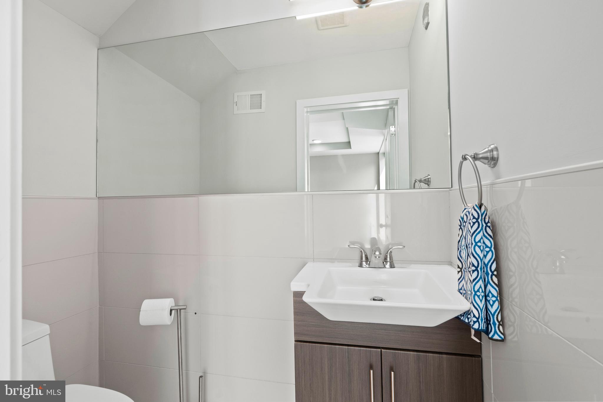 OLDE KENSINGTON - Residential Lease