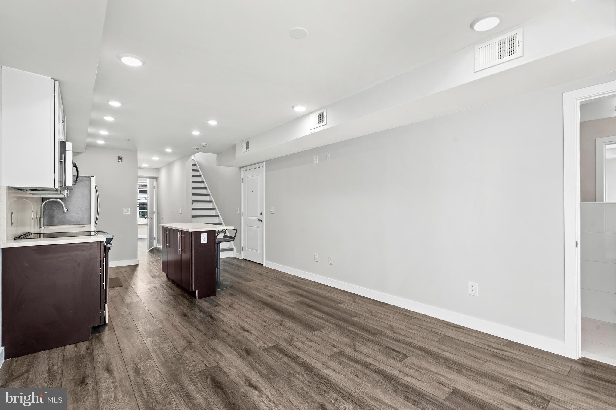 OLDE KENSINGTON - Residential Lease