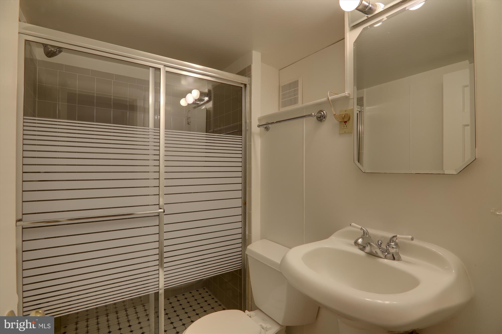 WESTMORELAND HILLS - Residential