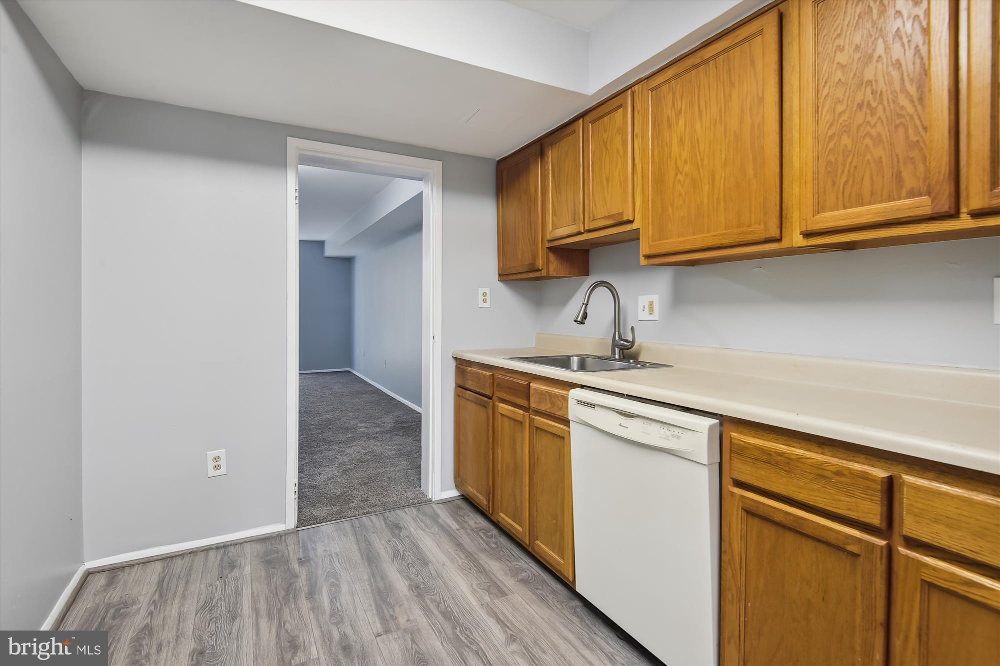 HUNTINGTON CLUB - Residential Lease