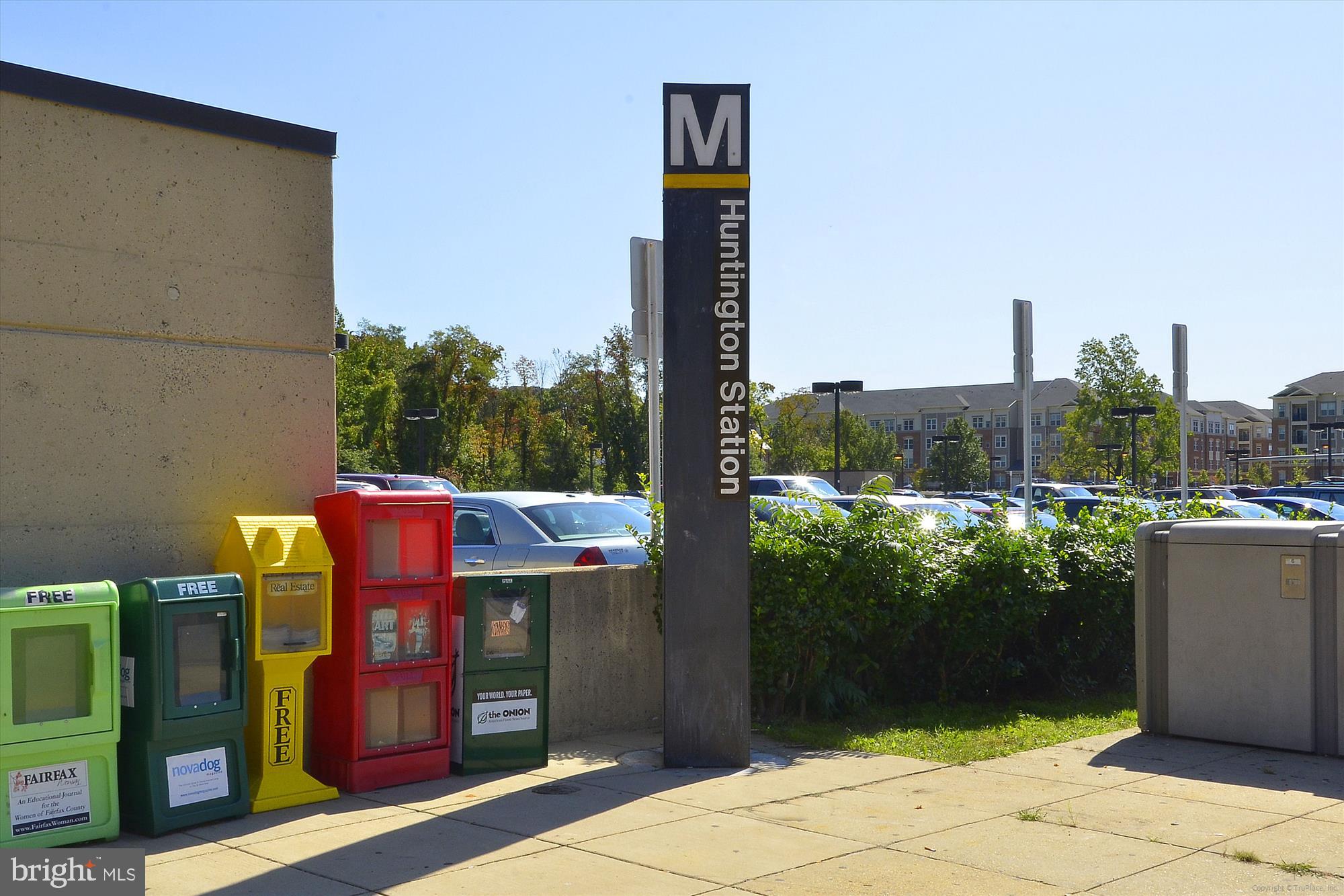 HUNTINGTON CLUB - Residential Lease