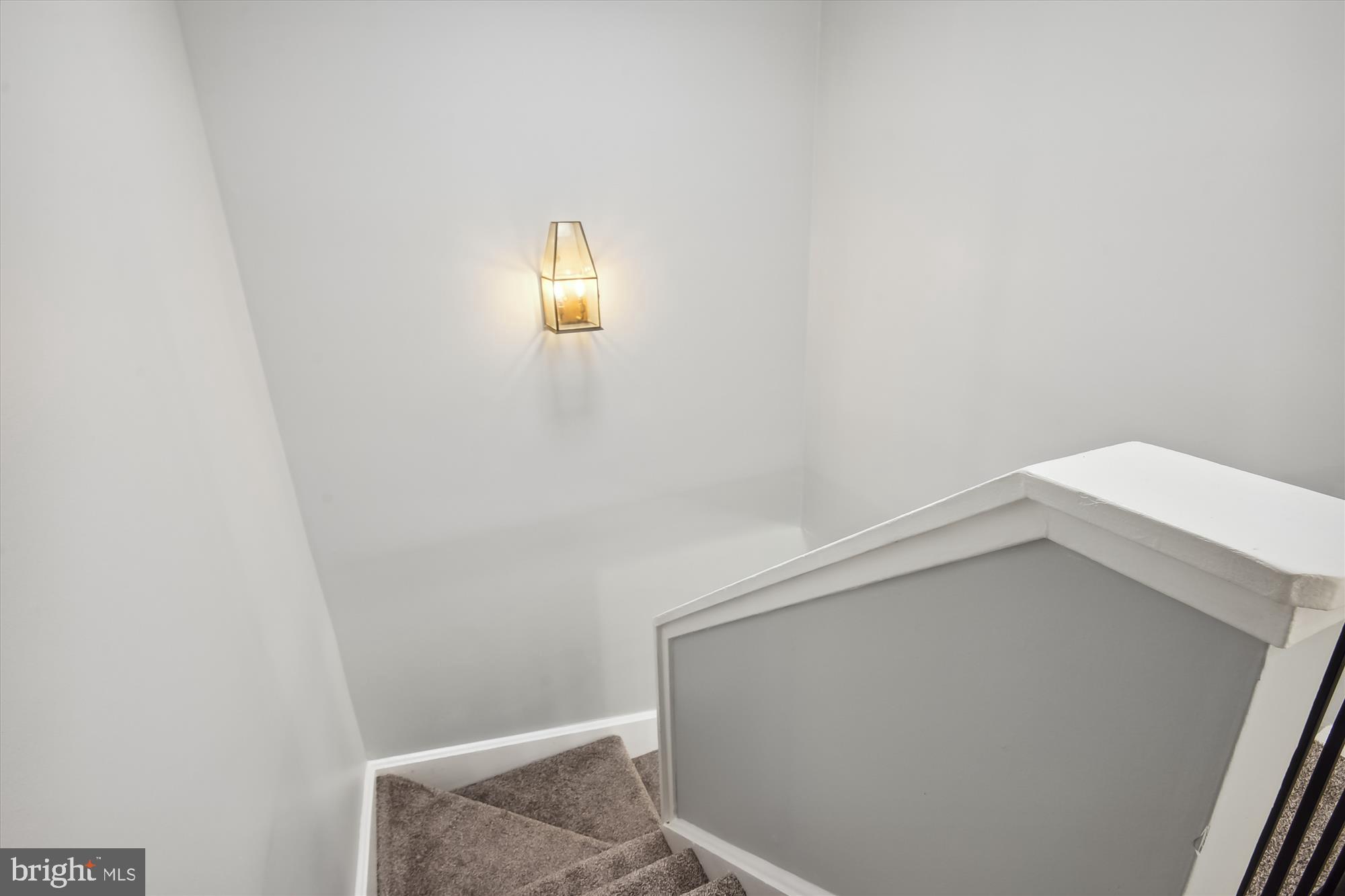 HUNTINGTON CLUB - Residential Lease