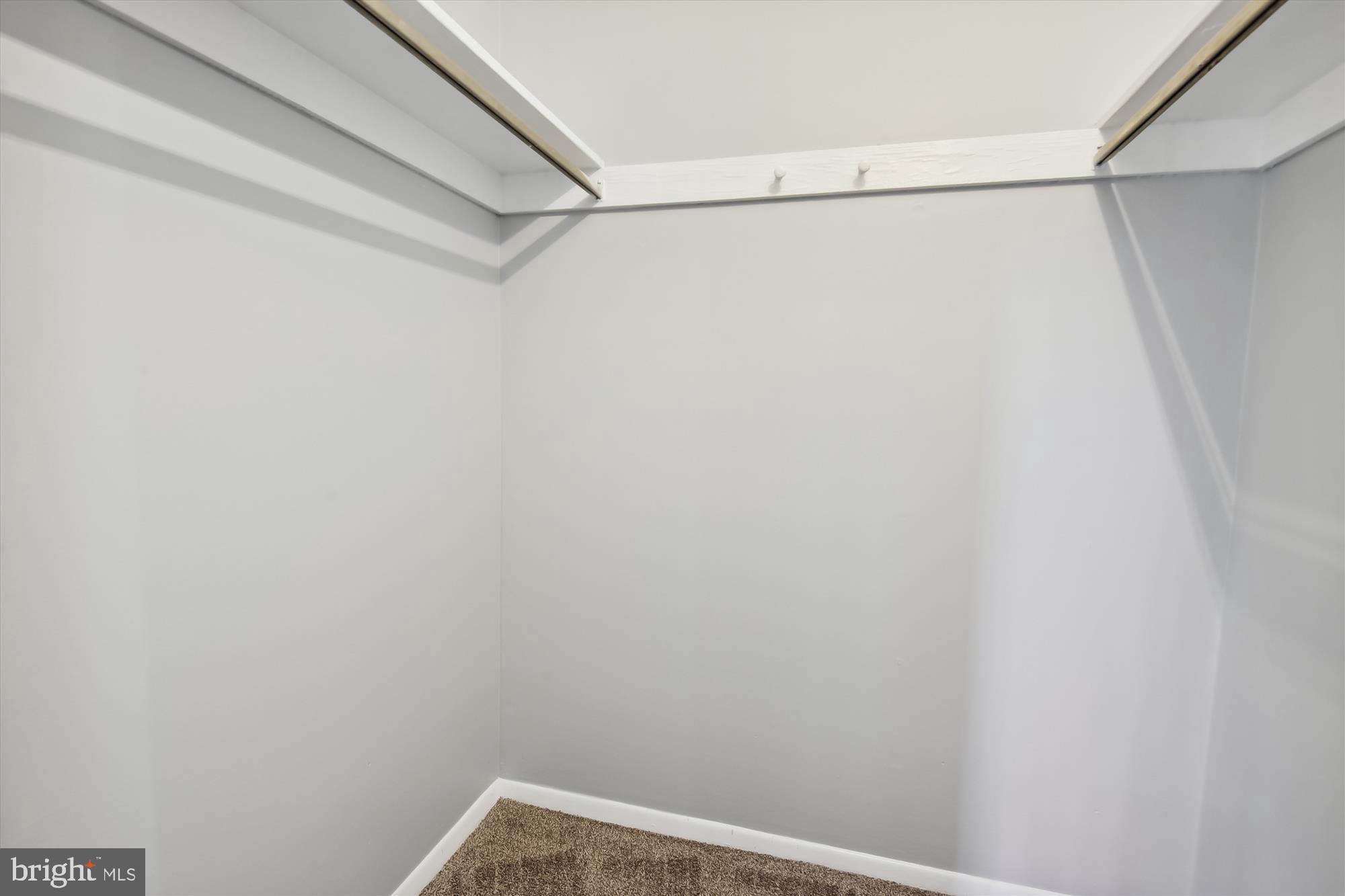 HUNTINGTON CLUB - Residential Lease