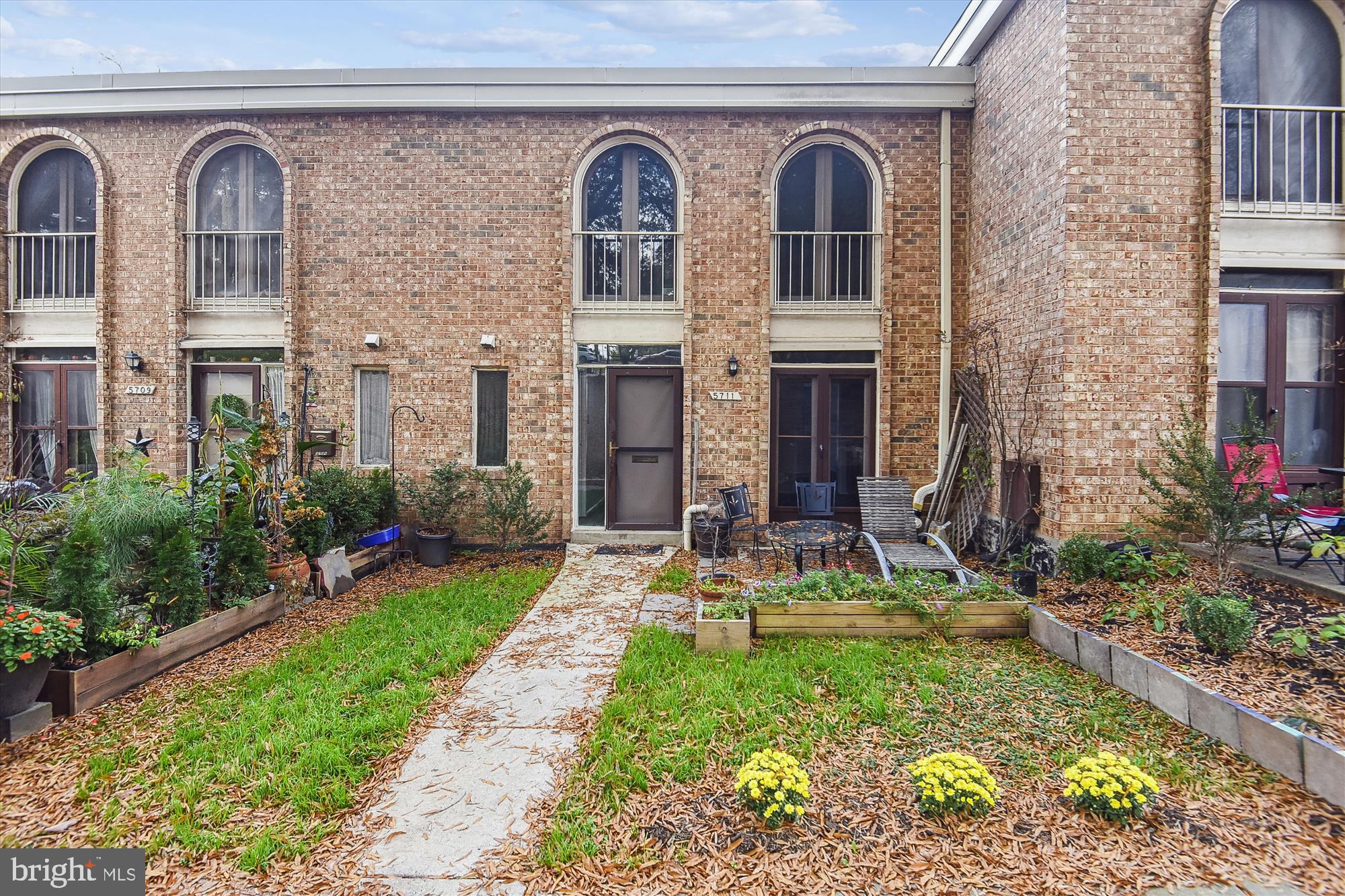 HUNTINGTON CLUB - Residential Lease