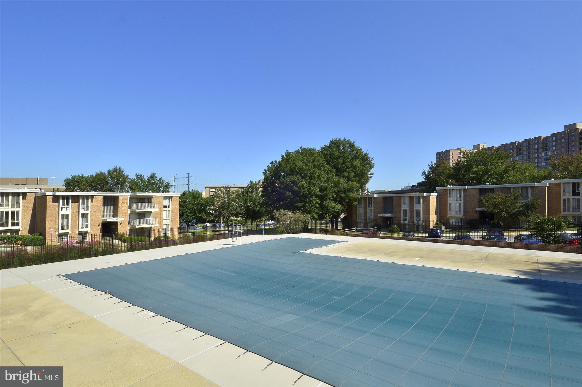 HUNTINGTON CLUB - Residential Lease