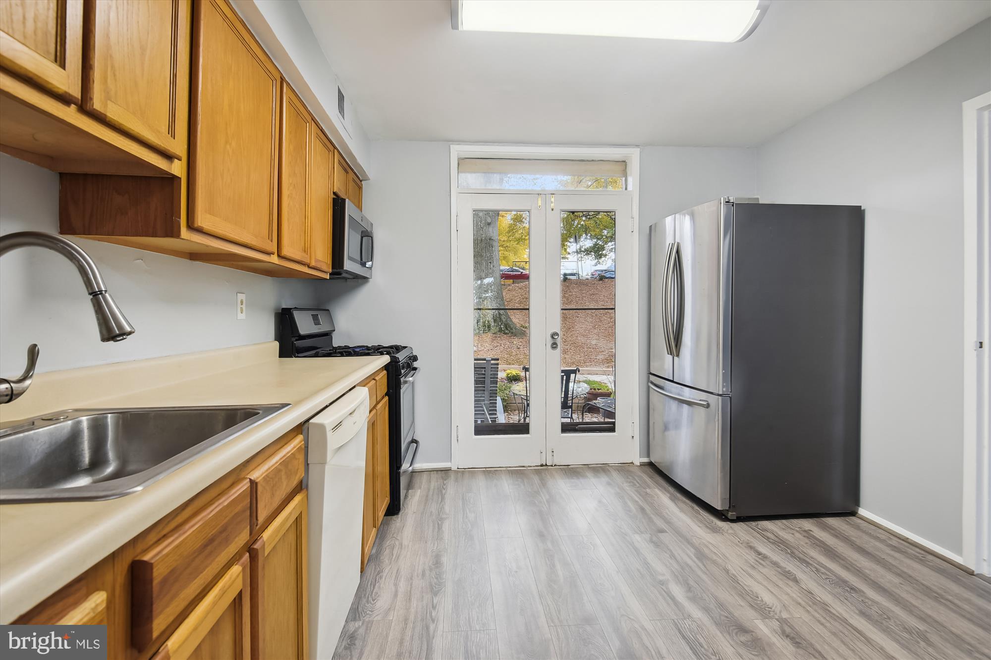 HUNTINGTON CLUB - Residential Lease