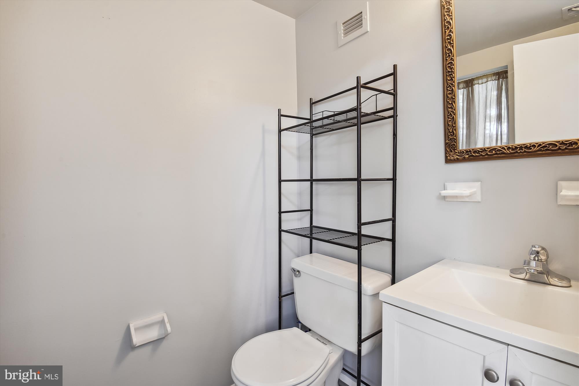 HUNTINGTON CLUB - Residential Lease