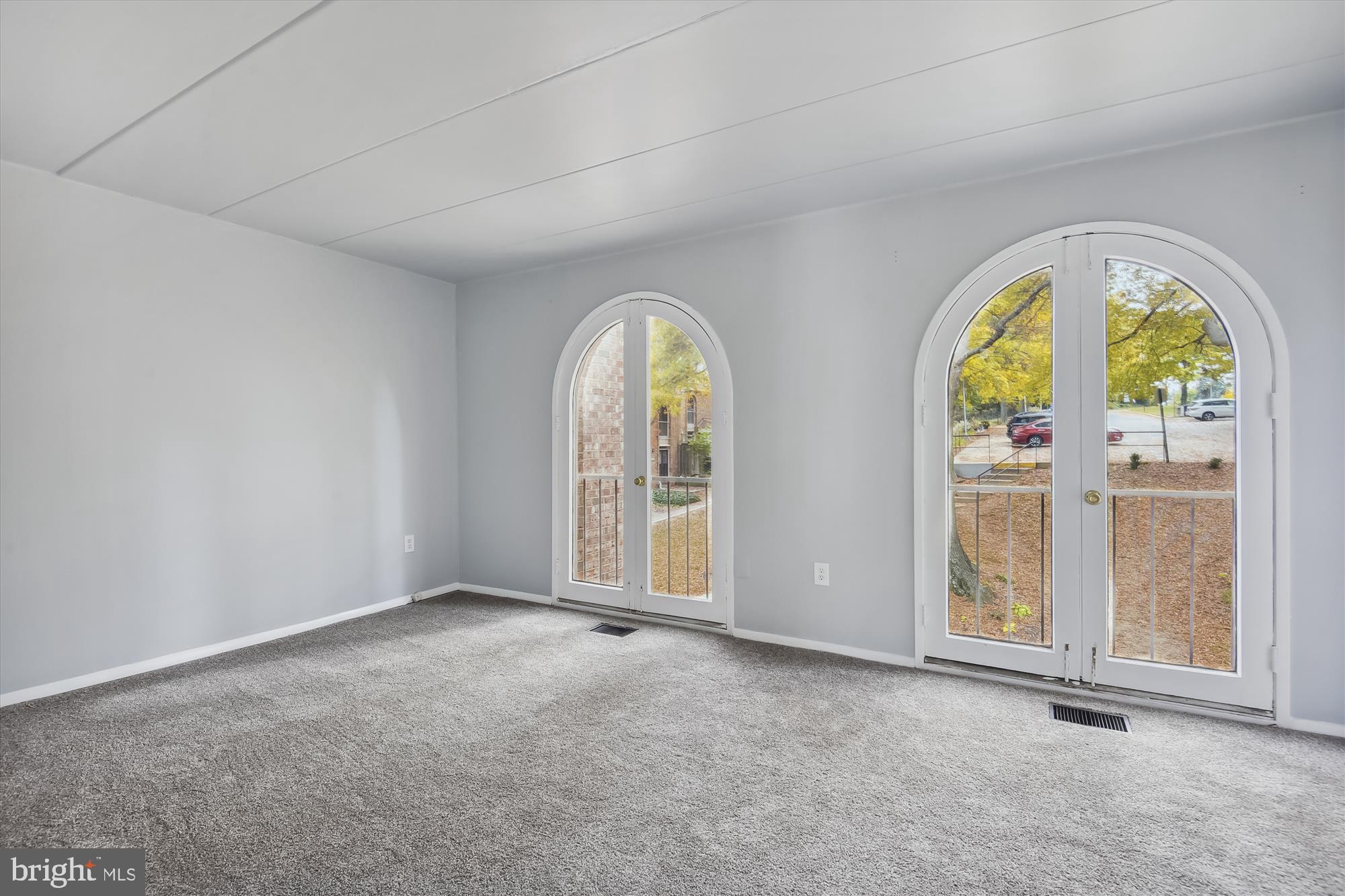 HUNTINGTON CLUB - Residential Lease