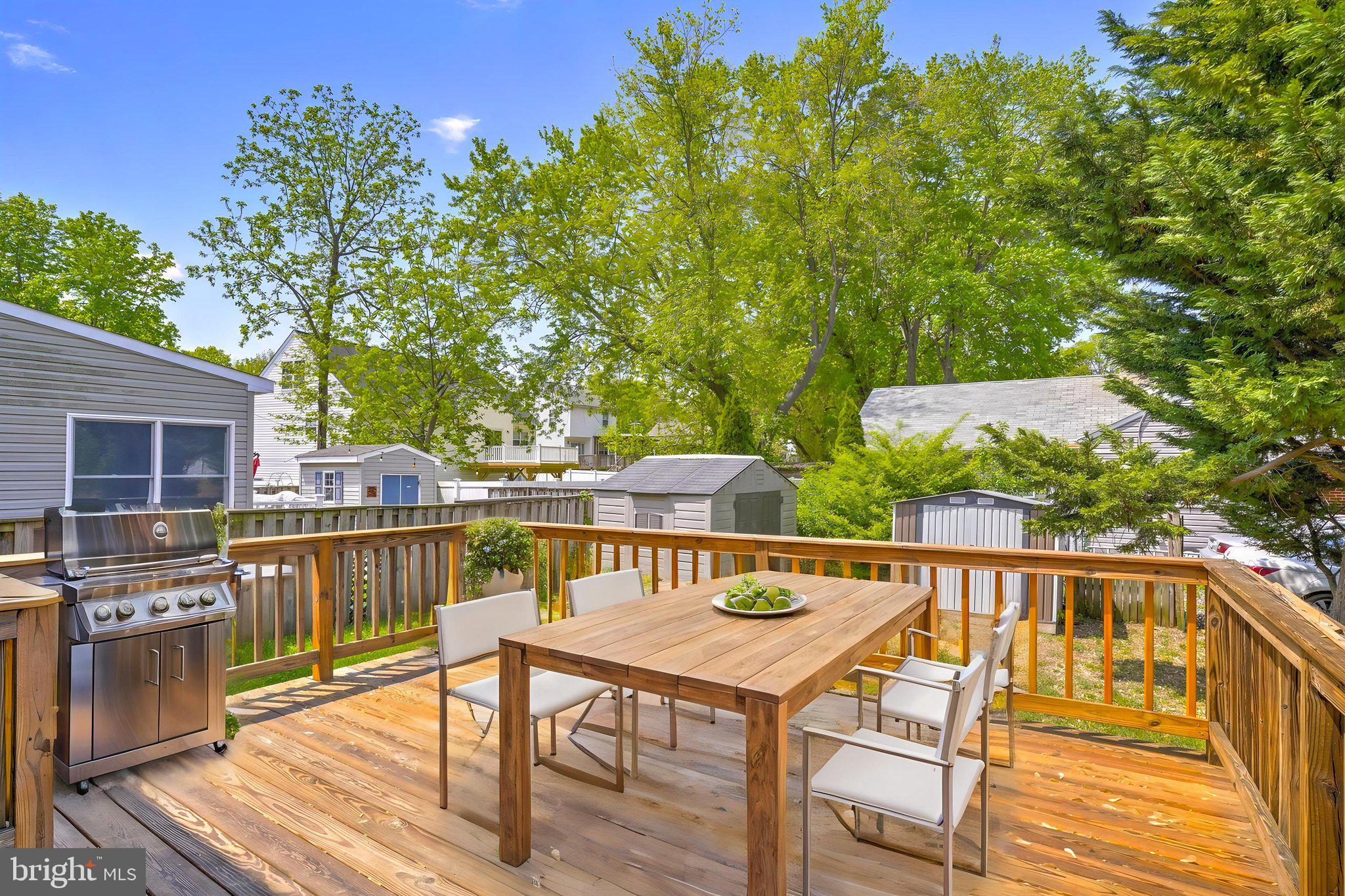 SELBY ON THE BAY - Residential