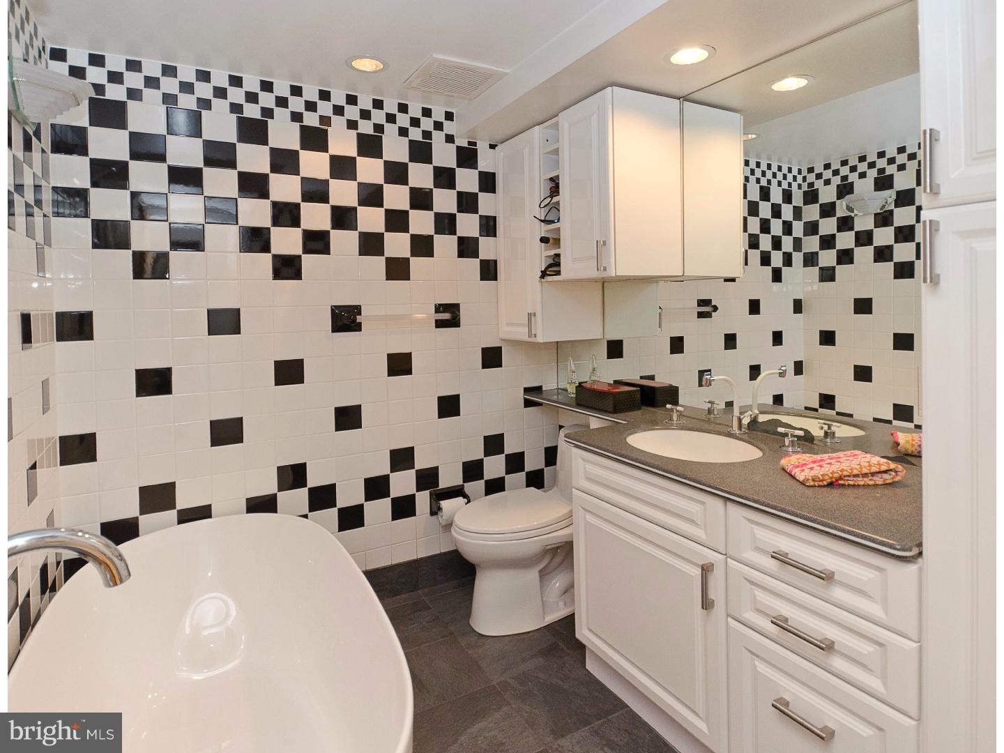 SOCIETY HILL - Residential