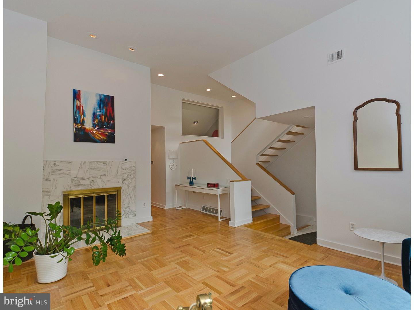 SOCIETY HILL - Residential