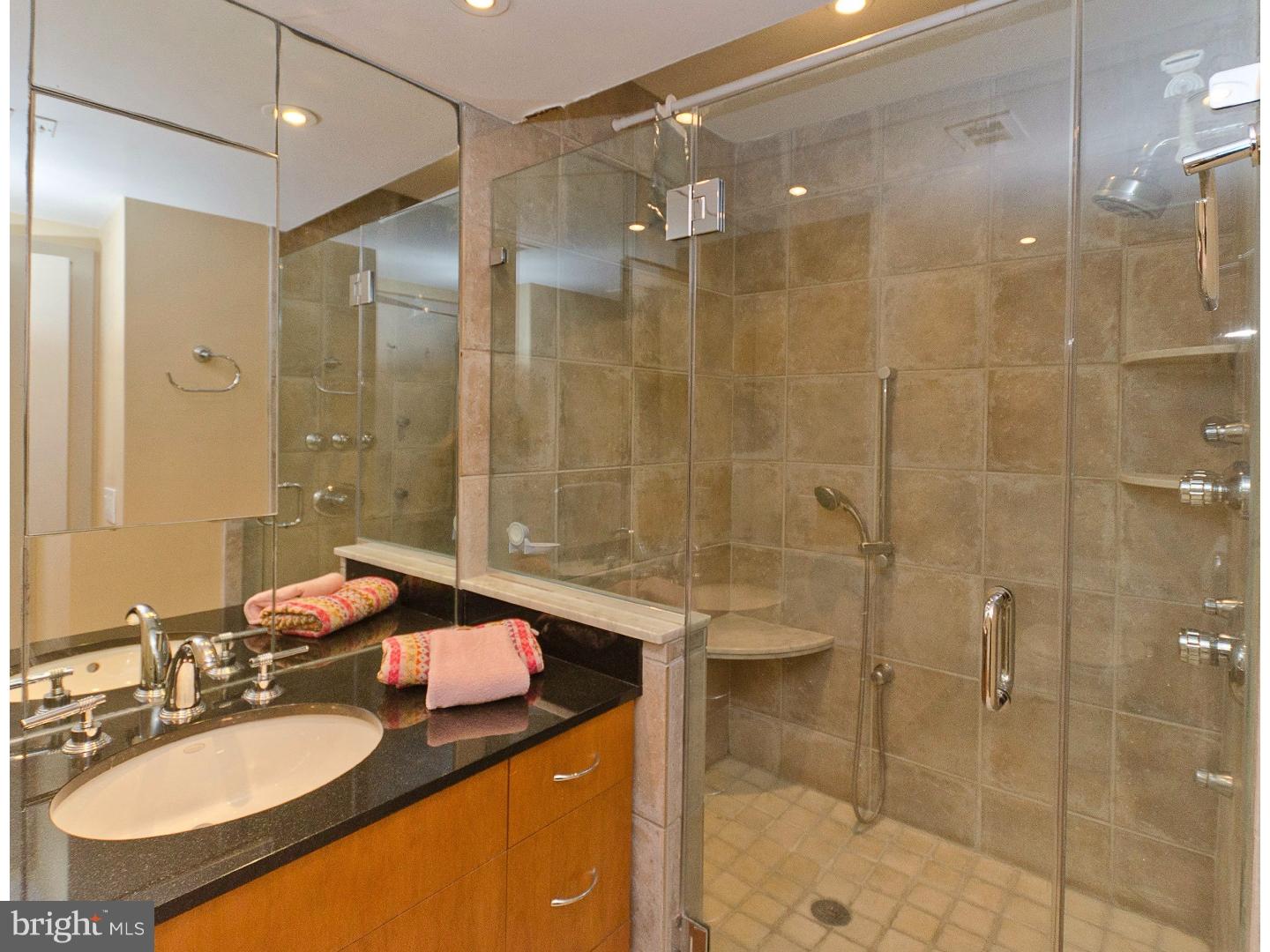 SOCIETY HILL - Residential