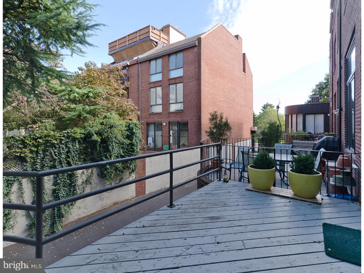 SOCIETY HILL - Residential