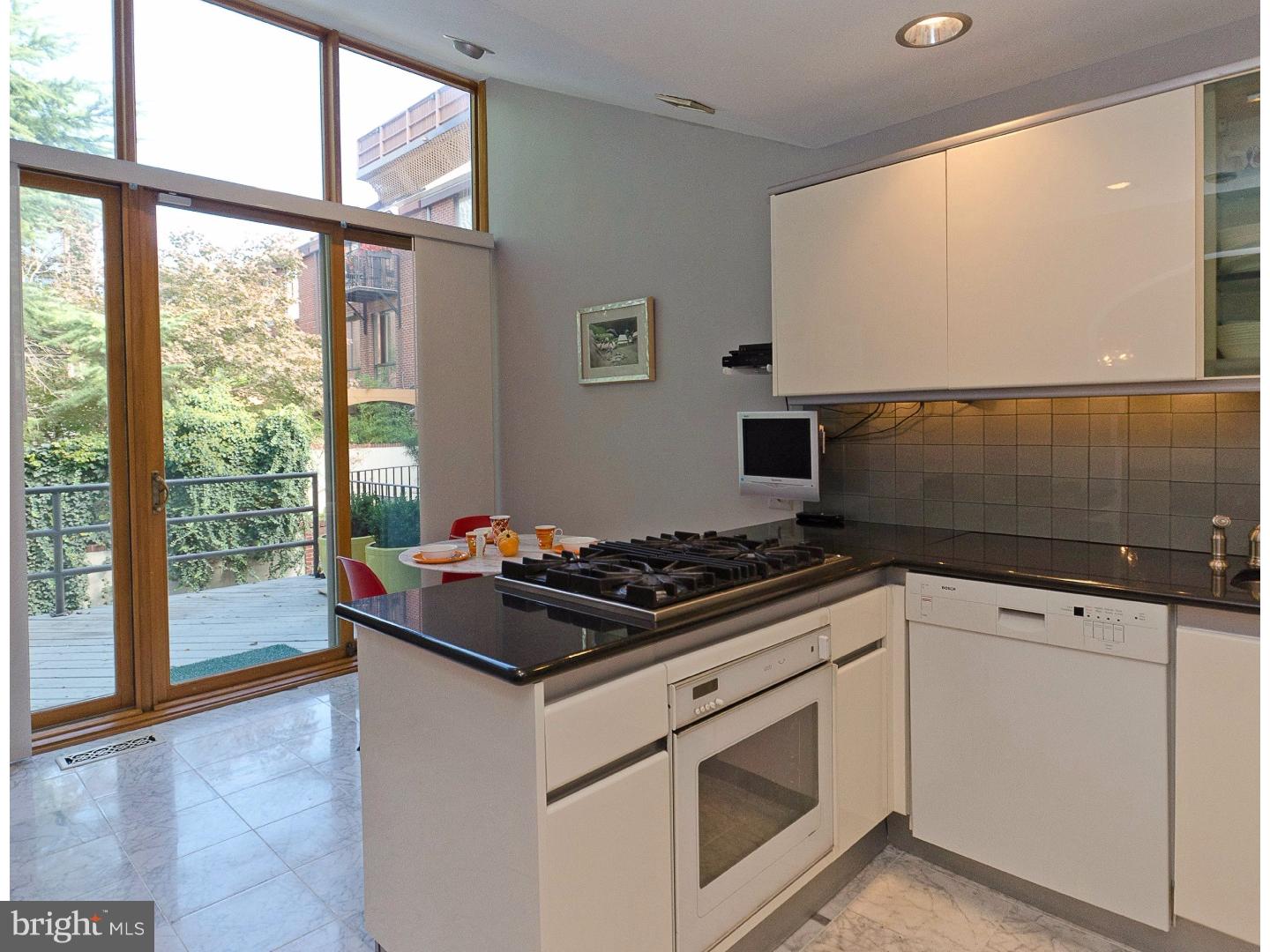 SOCIETY HILL - Residential