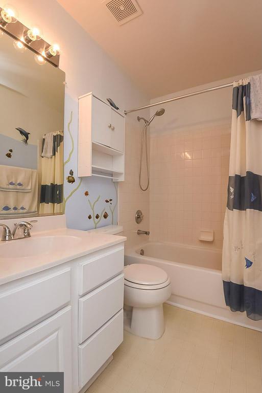 WELLINGTON/CLOVERHILL - Residential