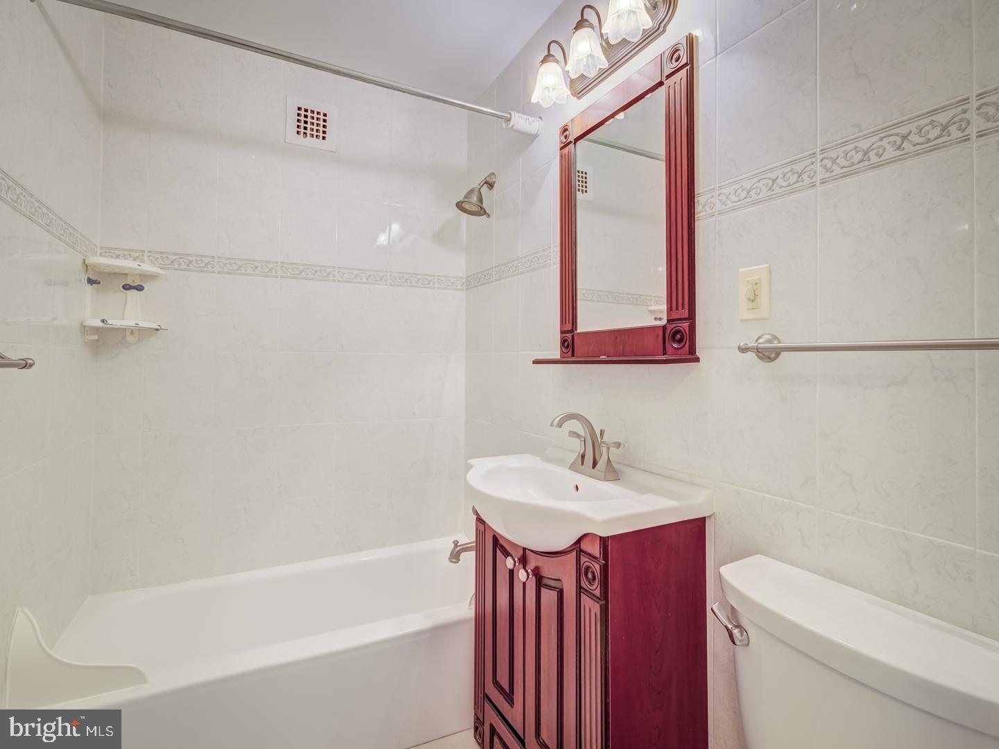 CARDINAL HOUSE - Residential Lease