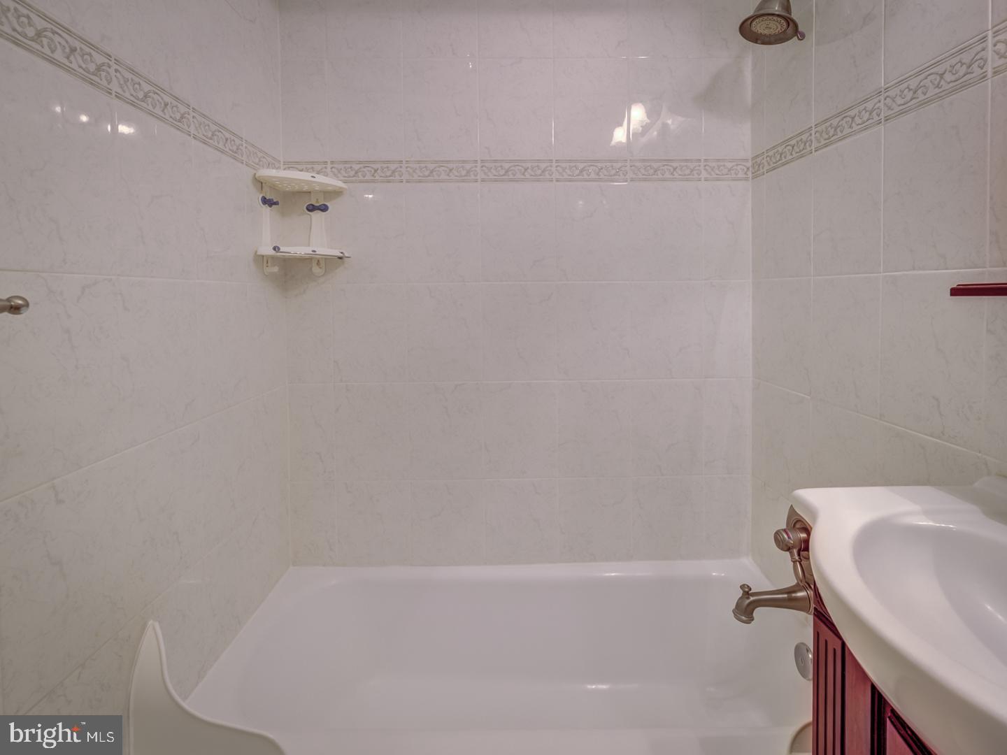 CARDINAL HOUSE - Residential Lease