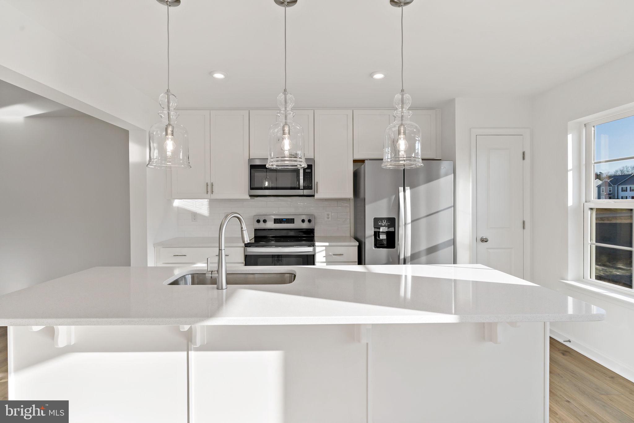 WHISPERING PINES - Residential