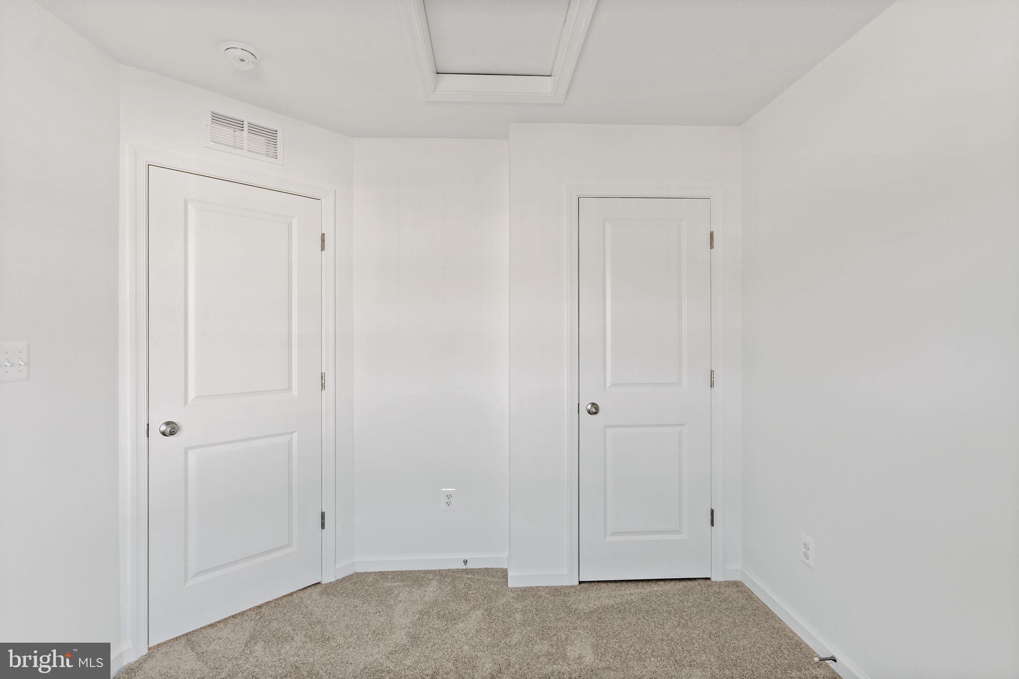 WHISPERING PINES - Residential