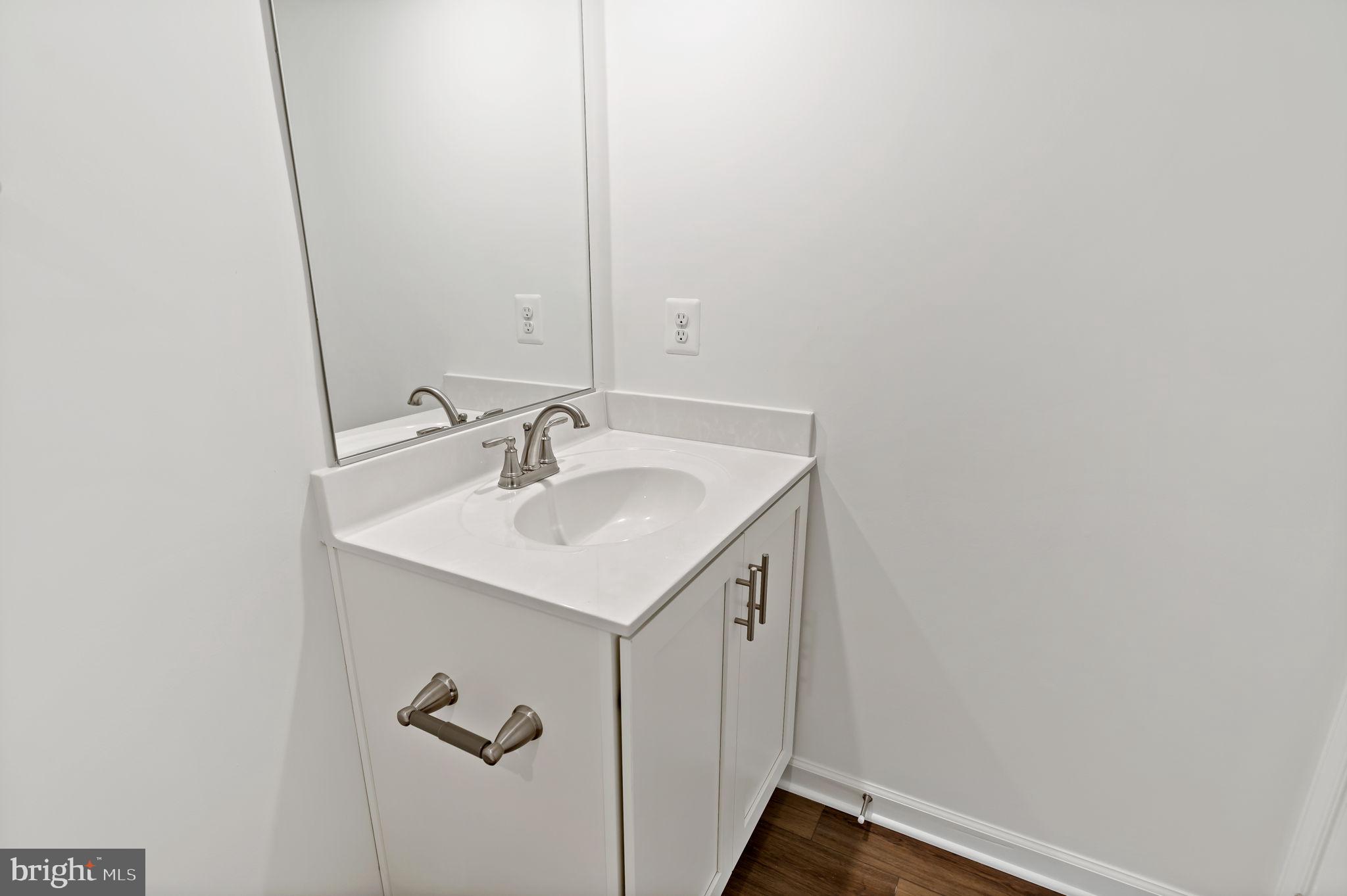 WHISPERING PINES - Residential