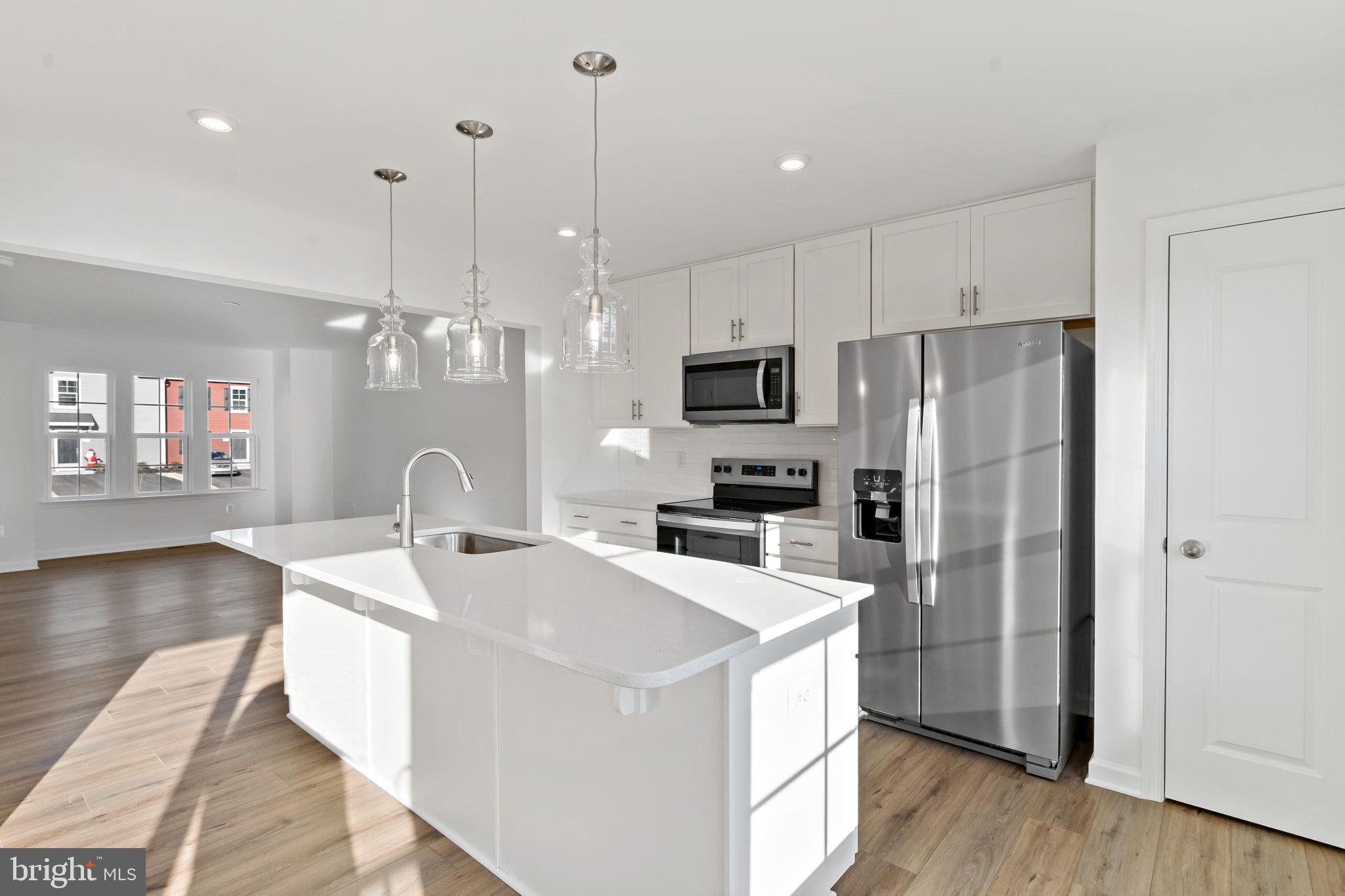 WHISPERING PINES - Residential