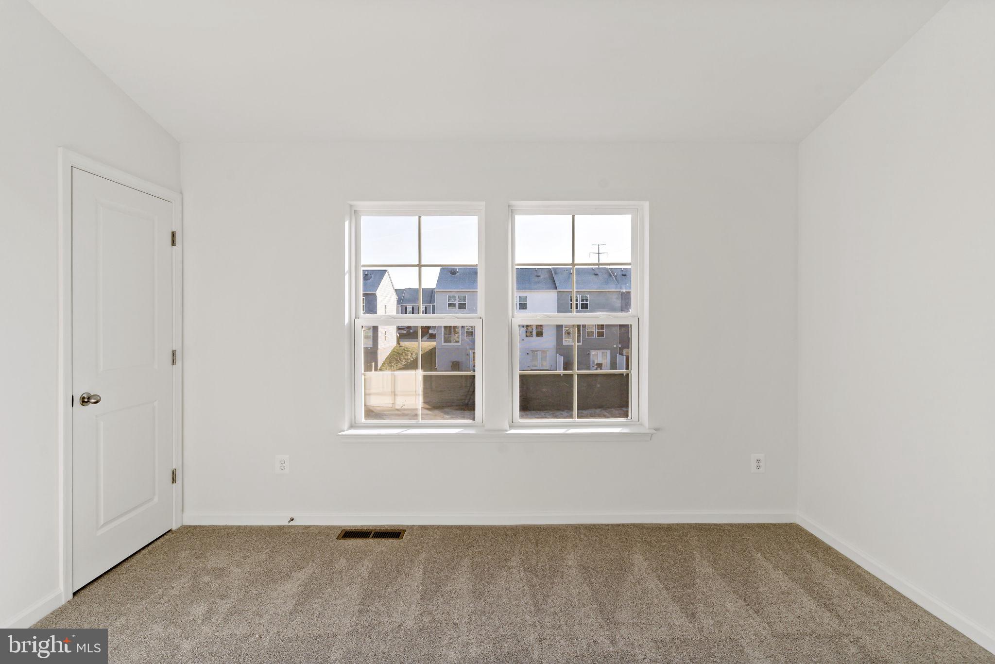 WHISPERING PINES - Residential