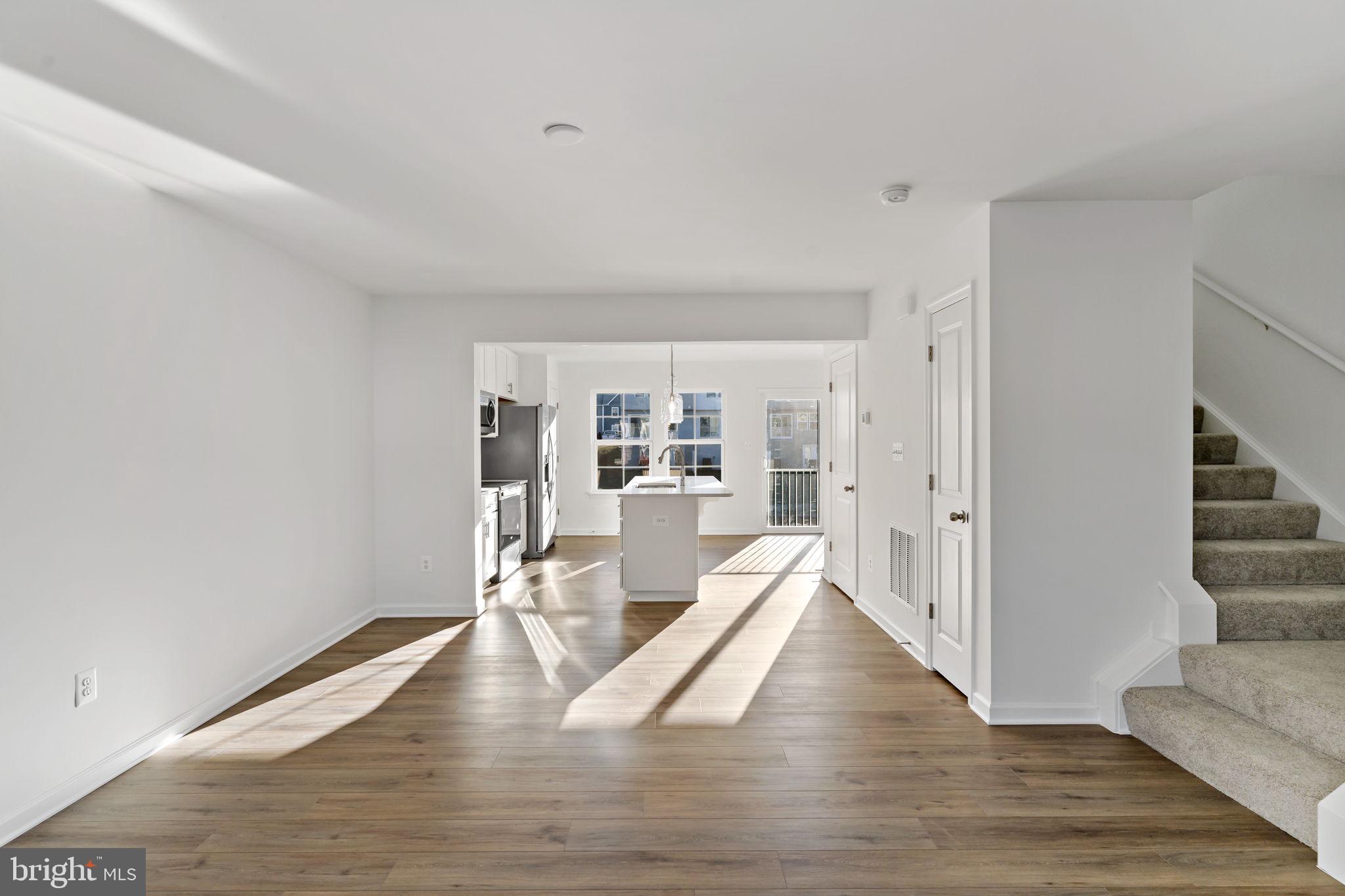 WHISPERING PINES - Residential