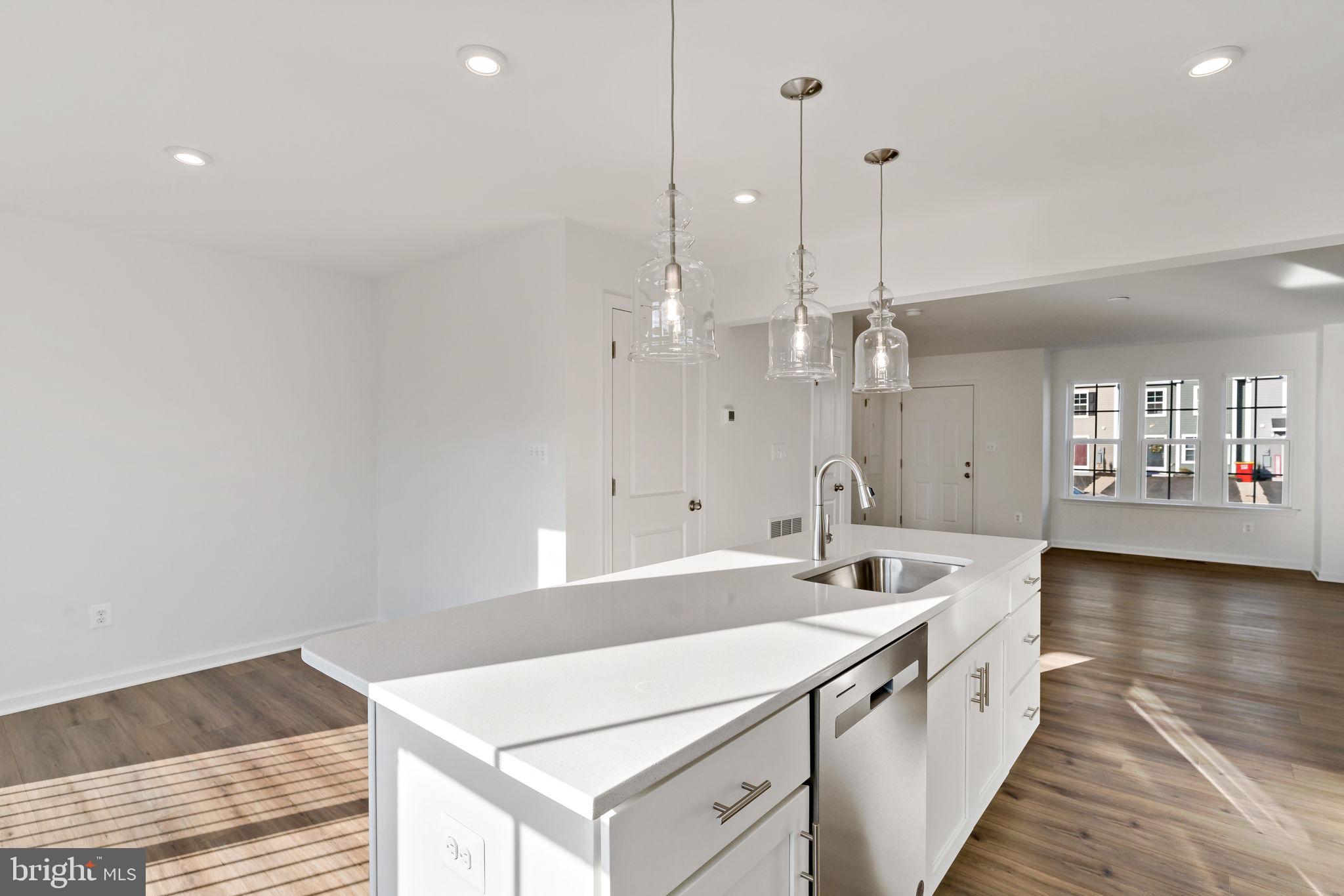 WHISPERING PINES - Residential