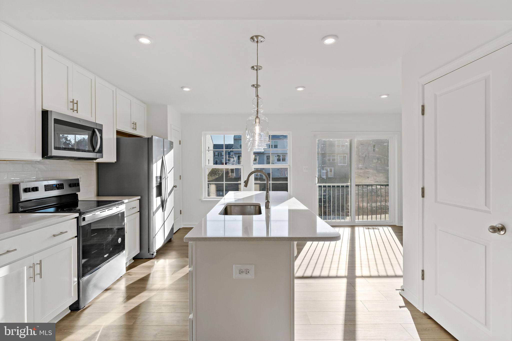 WHISPERING PINES - Residential