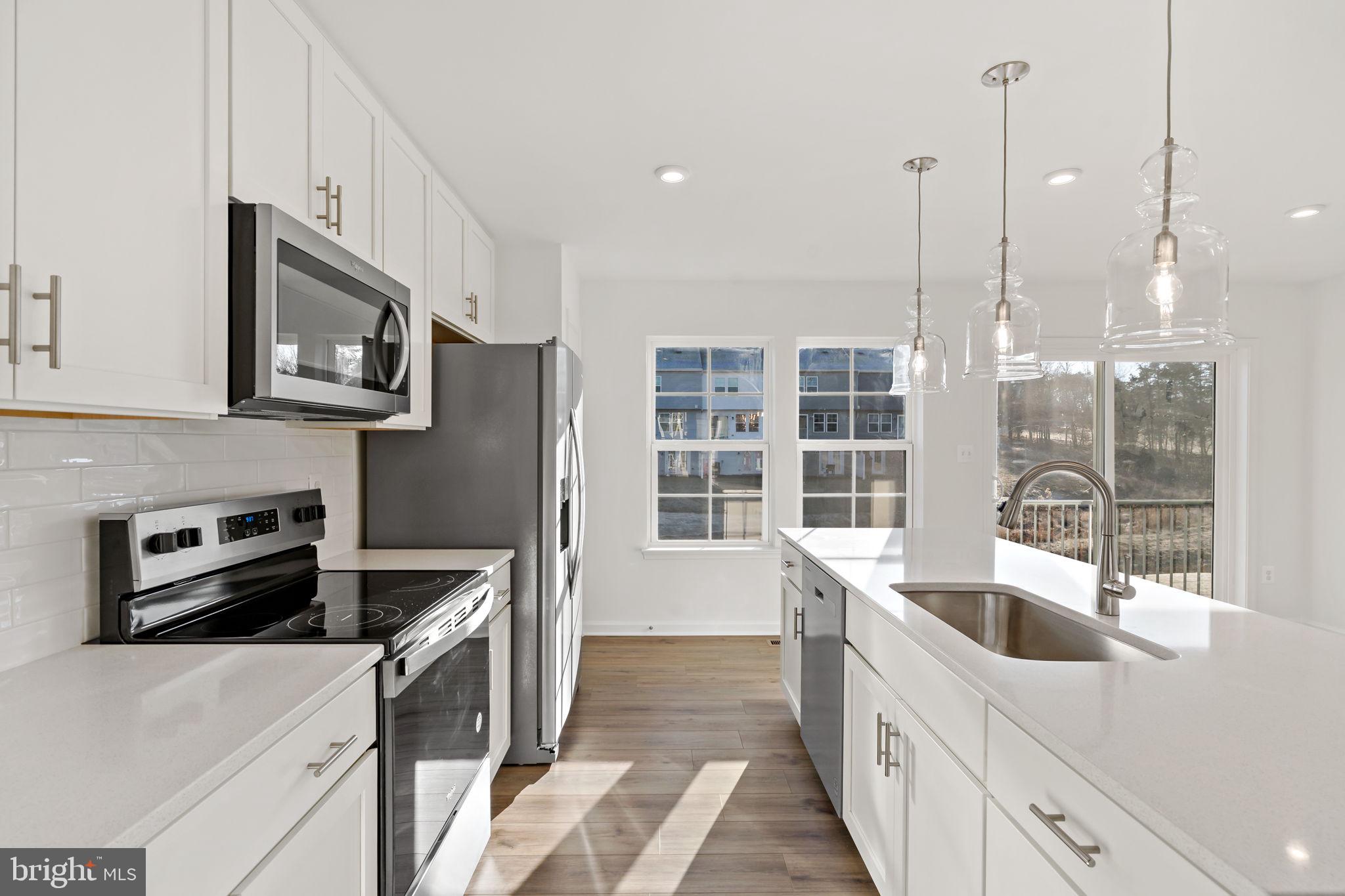 WHISPERING PINES - Residential