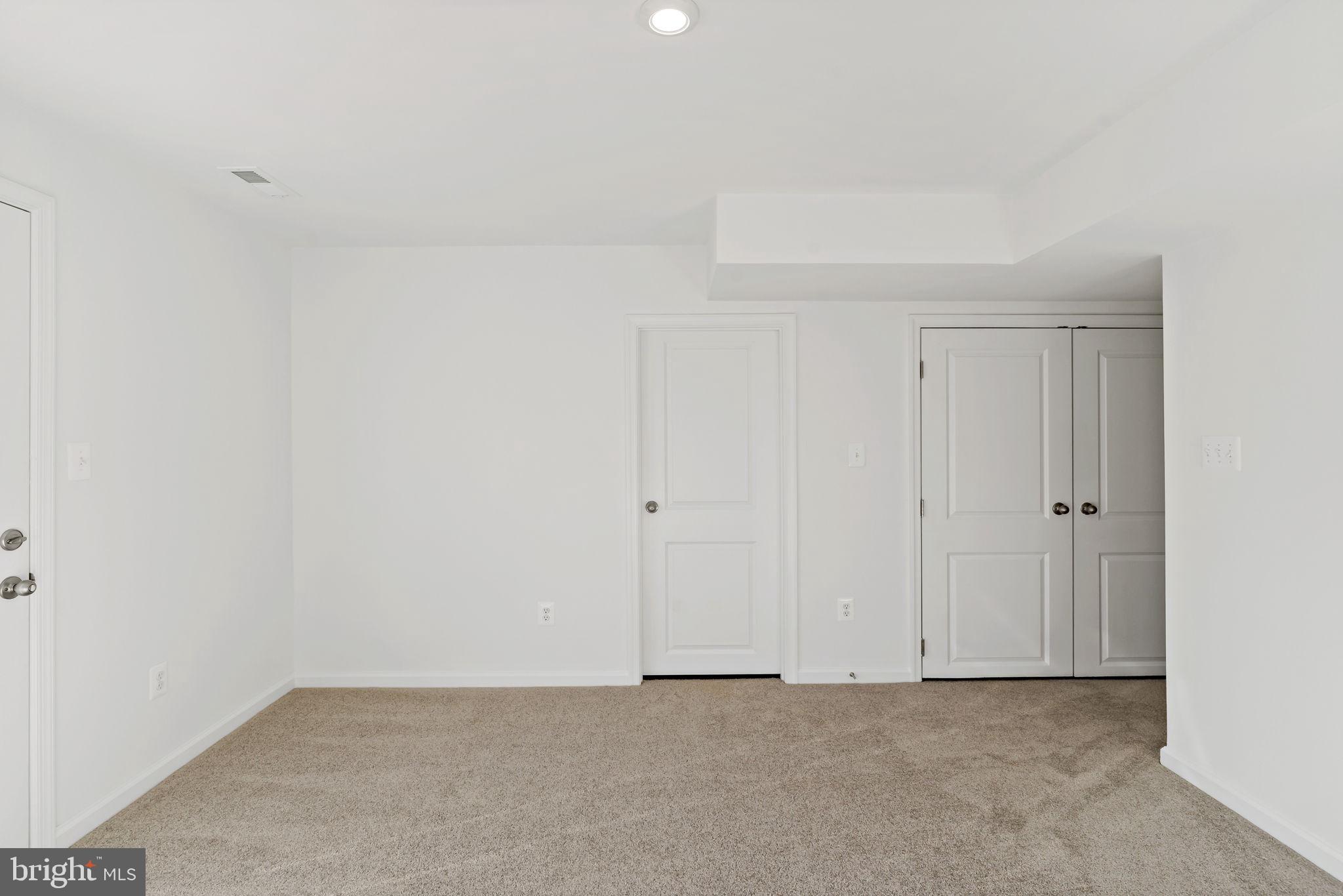 WHISPERING PINES - Residential