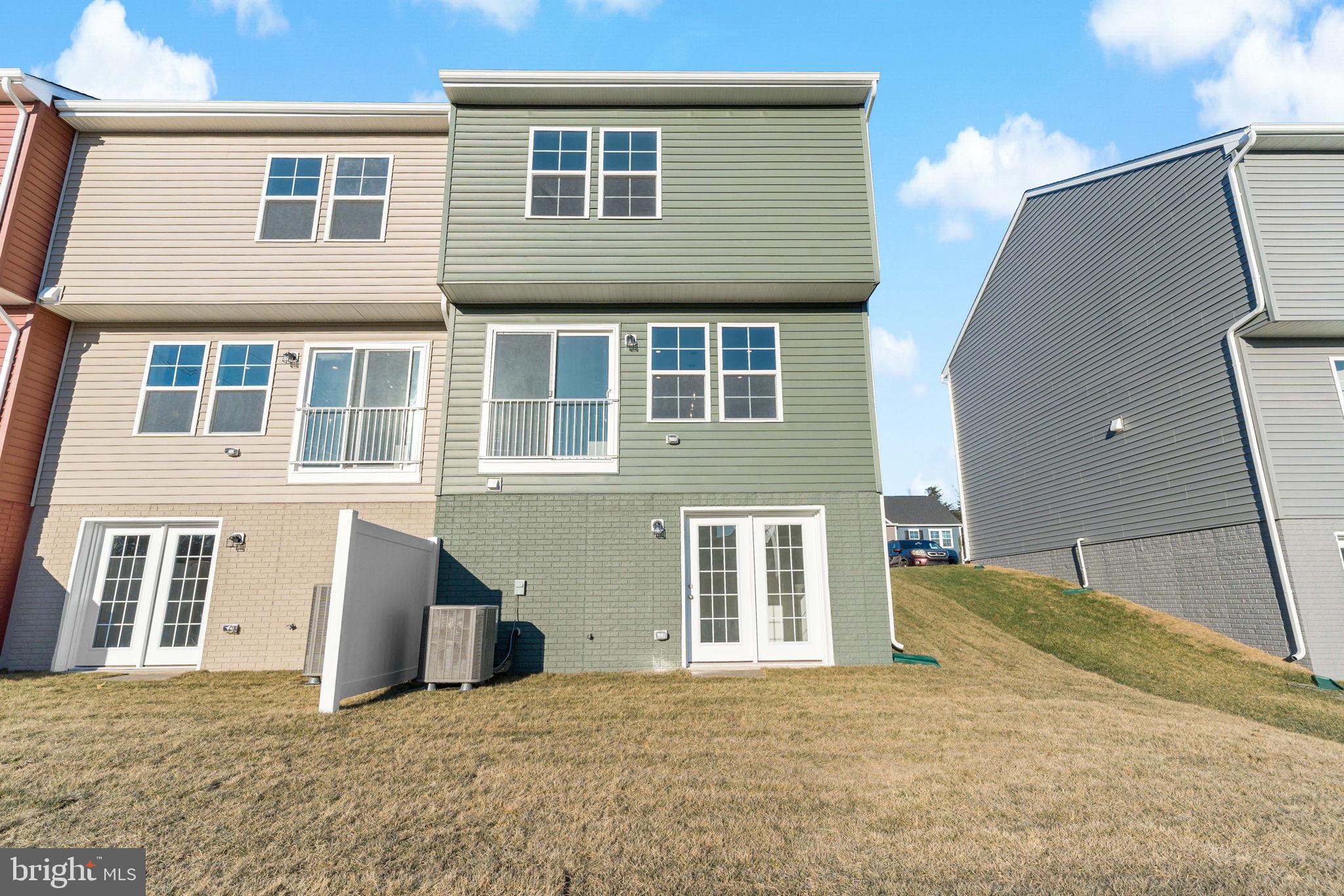 WHISPERING PINES - Residential