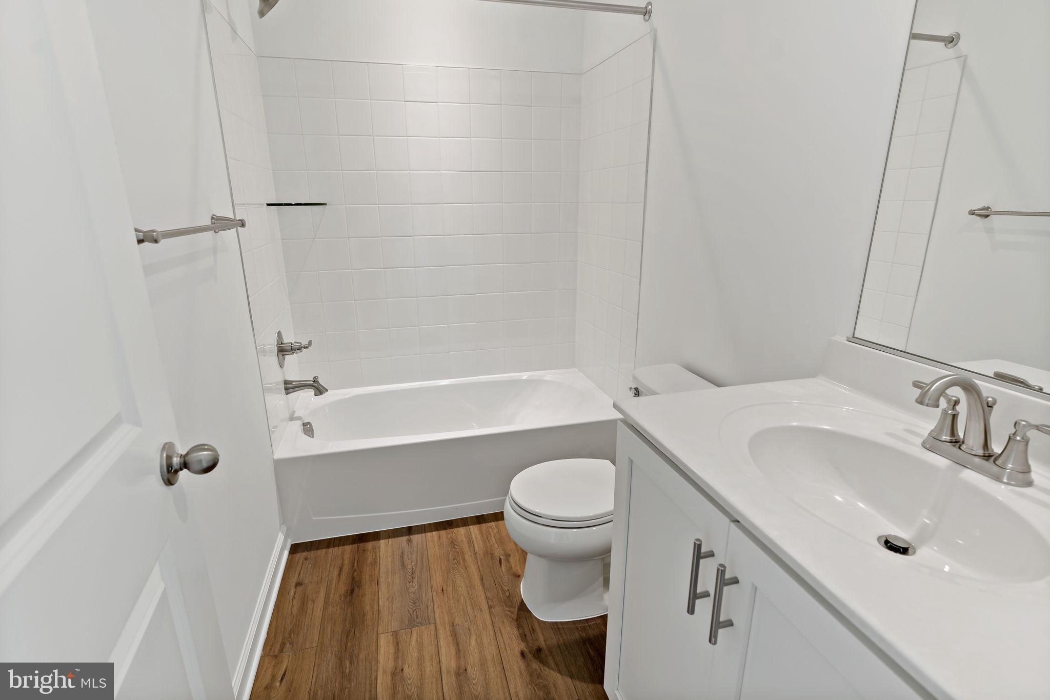 WHISPERING PINES - Residential