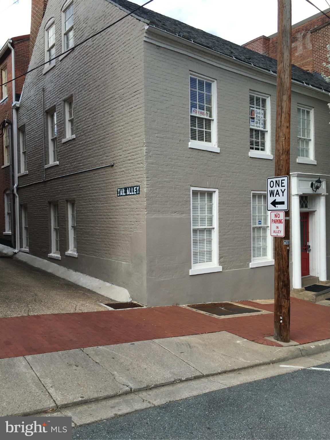 DOWNTOWN FREDERICKSBURG - Residential Lease