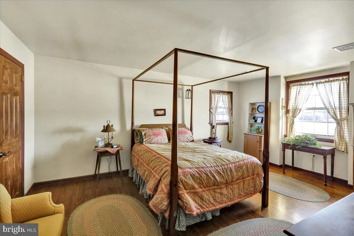 Lancaster, Pennsylvania 17603, United States, 4 Bedrooms Bedrooms, ,2 BathroomsBathrooms,Residential,Pending,19579