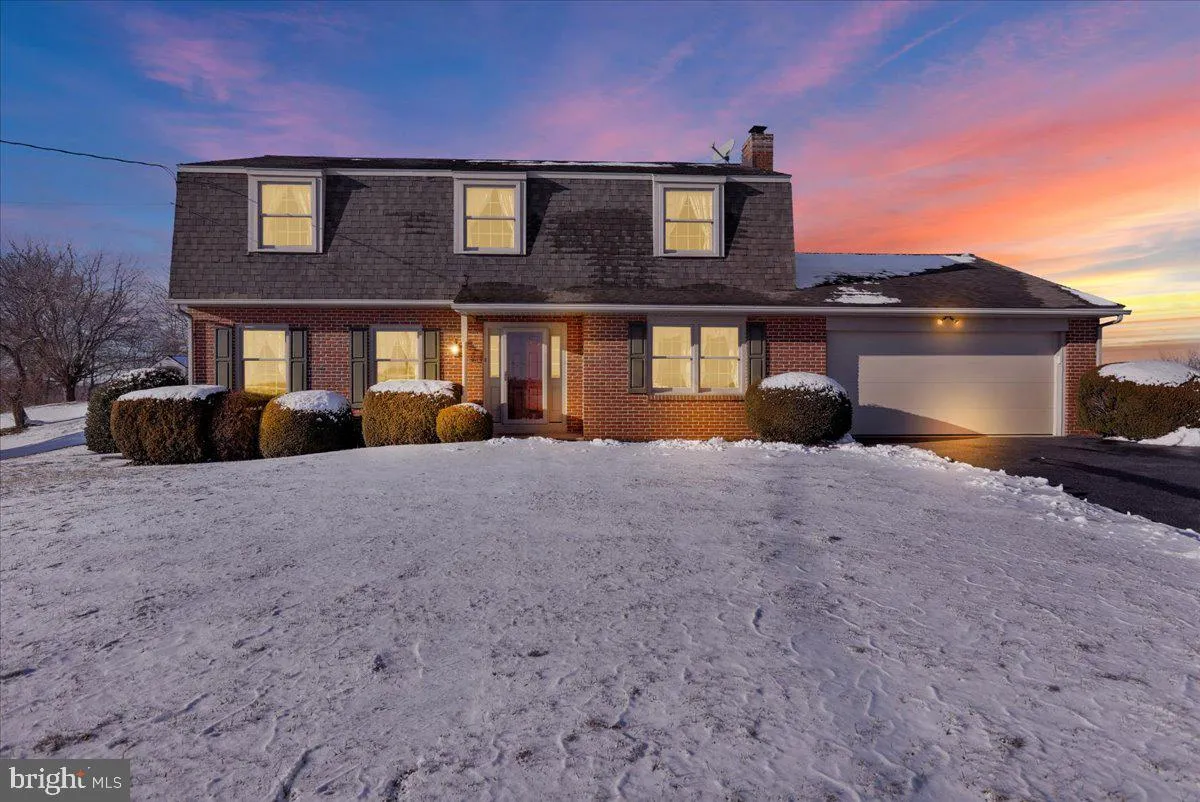 Lancaster, Pennsylvania 17603, United States, 4 Bedrooms Bedrooms, ,2 BathroomsBathrooms,Residential,Pending,19579