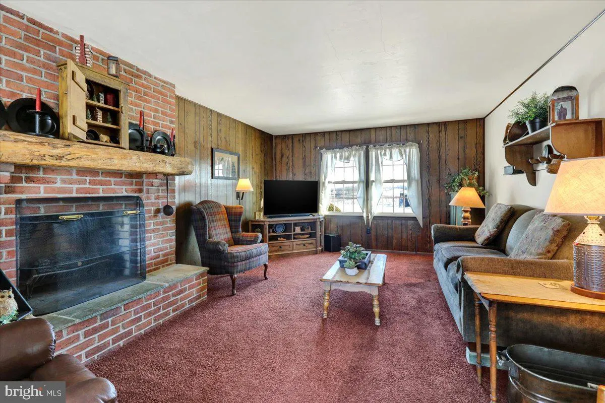 Lancaster, Pennsylvania 17603, United States, 4 Bedrooms Bedrooms, ,2 BathroomsBathrooms,Residential,Pending,19579