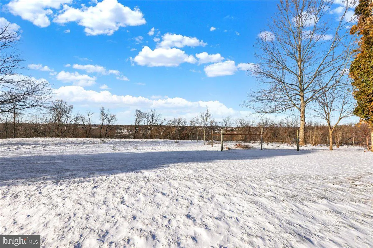 Lancaster, Pennsylvania 17603, United States, 4 Bedrooms Bedrooms, ,2 BathroomsBathrooms,Residential,Pending,19579