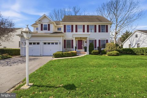 Photo of 352 Chestnut Dr, MANAHAWKIN, NJ 08050 (MLS # NJOC2041176)